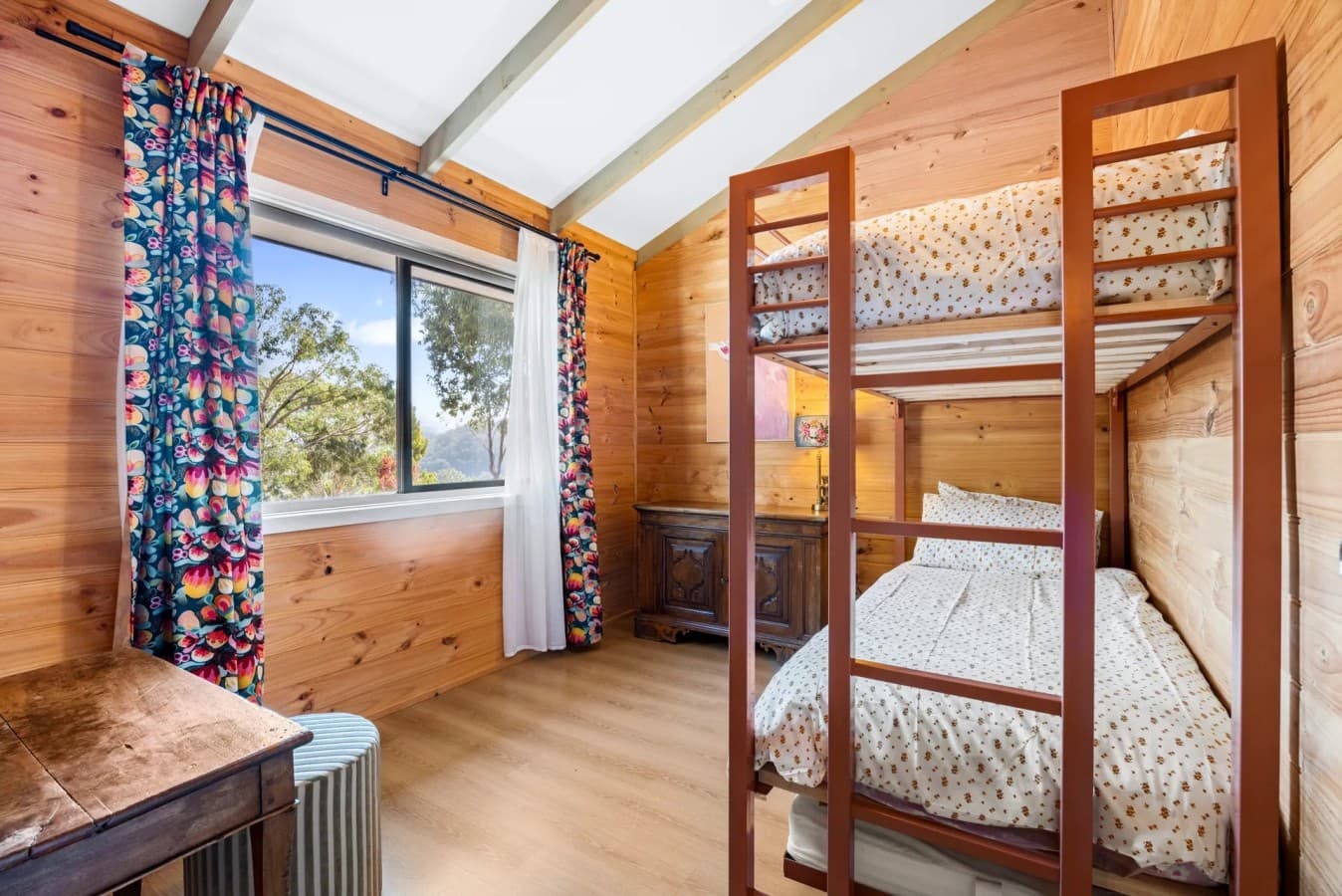 14 Bella Vista High Country Retreat - Bedroom 3 Bunk Room.jpg
