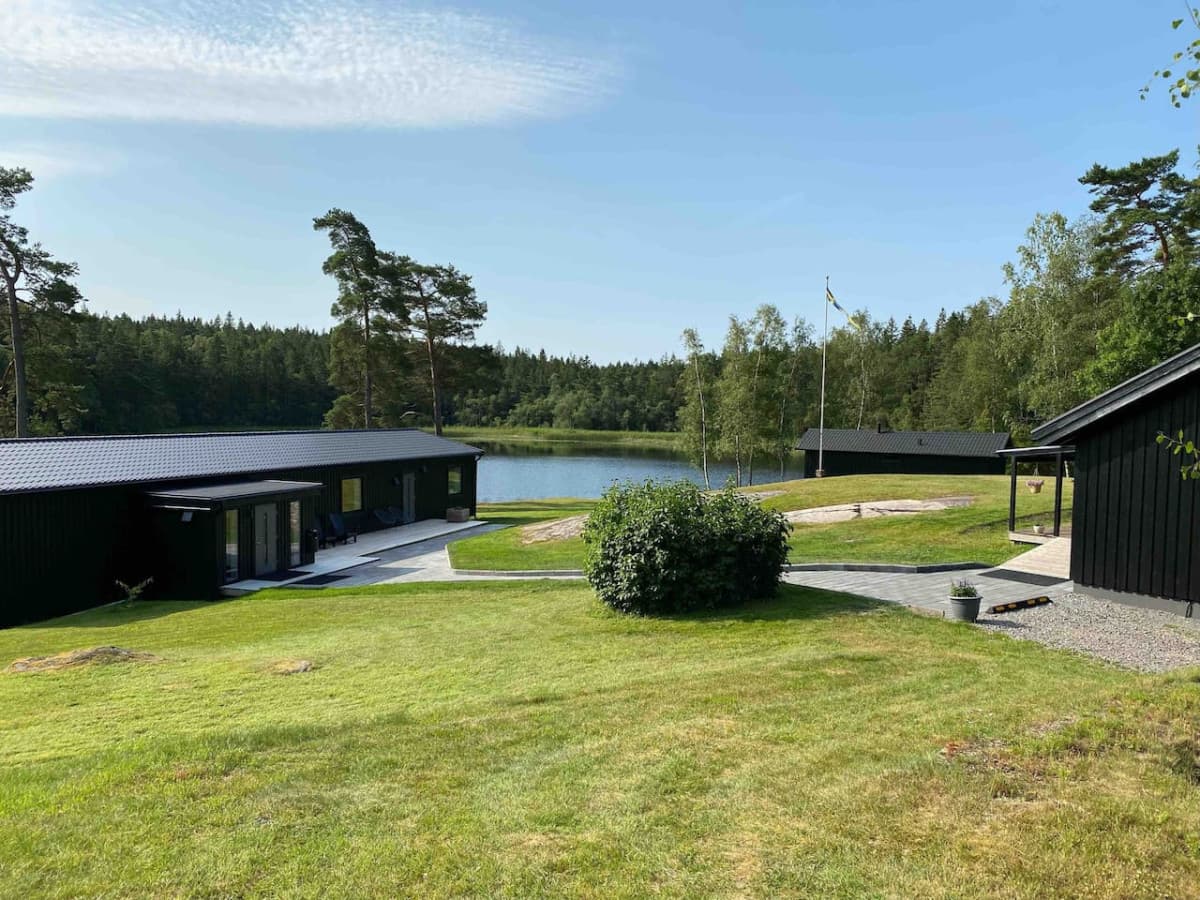 Large outdoor space for guests to enjoy in private