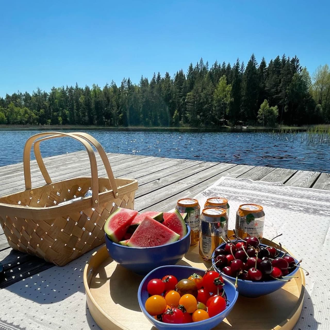 Picknick on the dock