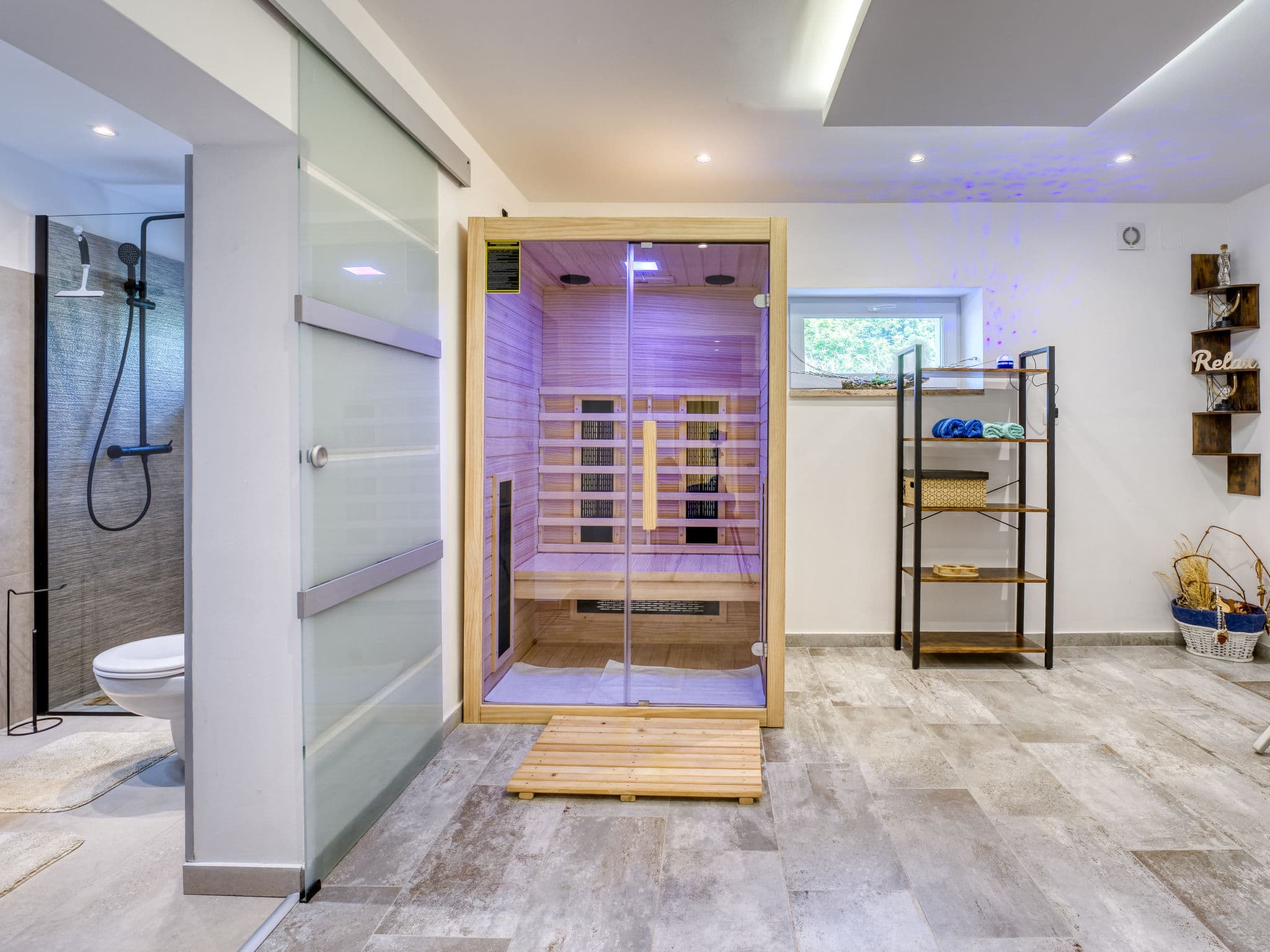 Bathroom / Wellness