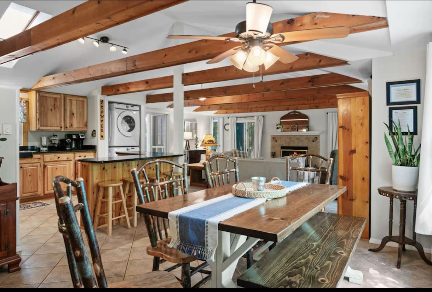 Dining area with seating for 7