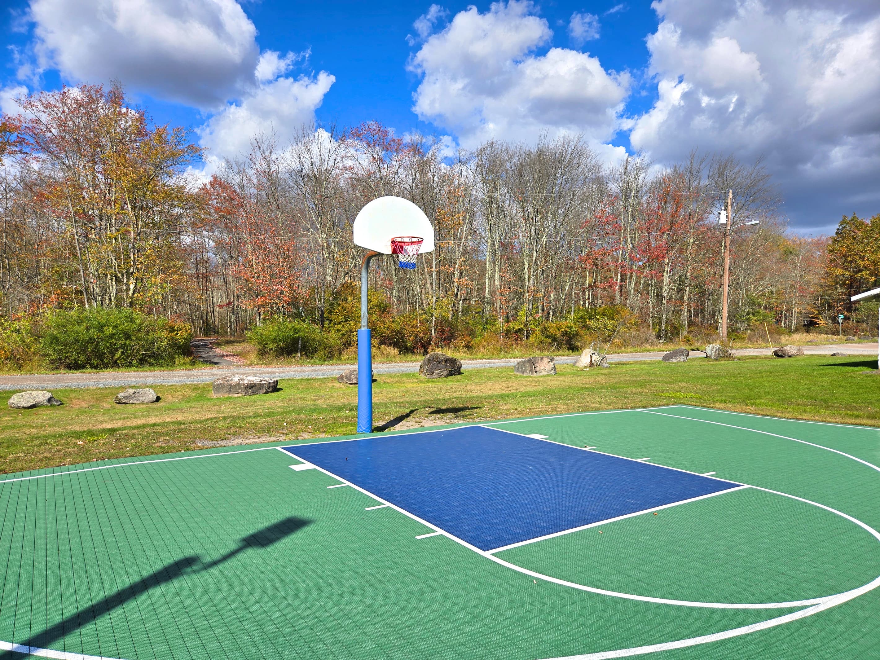 Community amenity (some are seasonal) - Arrowhead Lake - Serhii Vacation Rentals