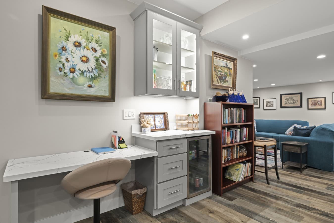 Dedicated workspace with a comfortable chair, ideal for remote work or study_.jpg