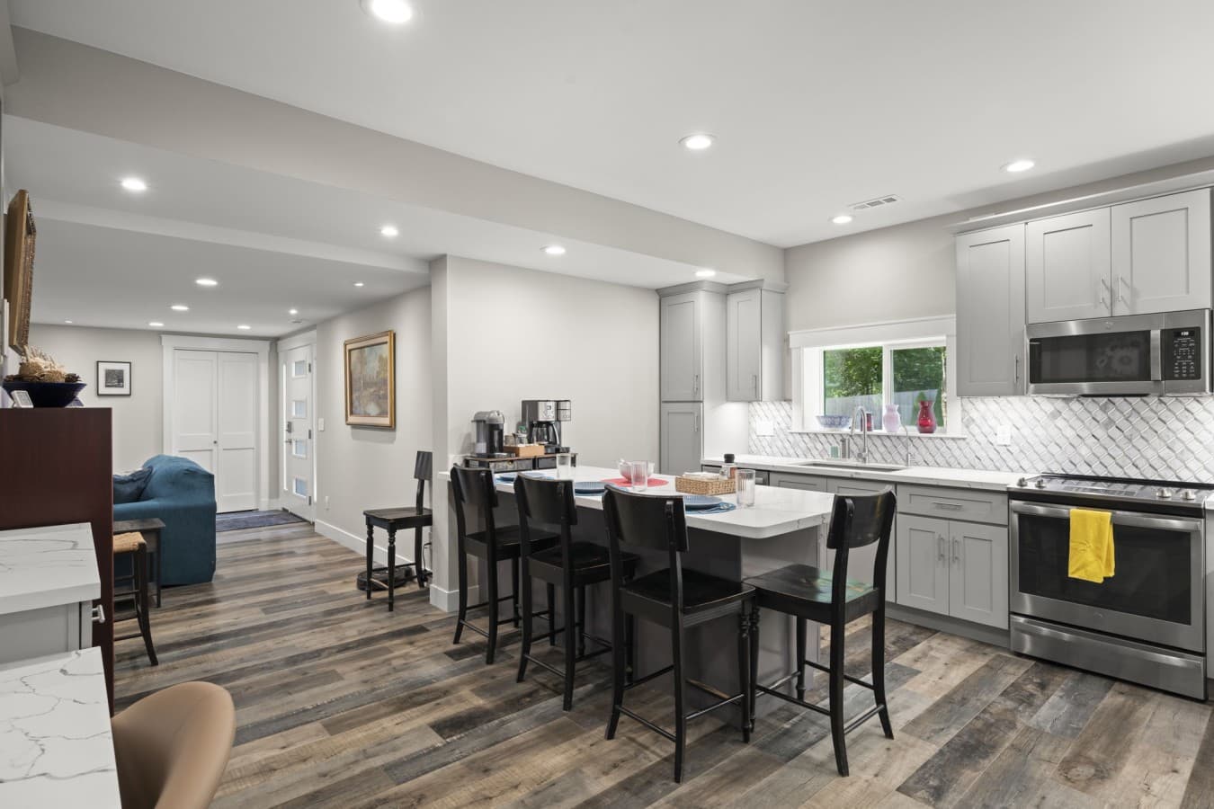 Spacious kitchen and breakfast bar—perfect for cooking and dining together_.jpg
