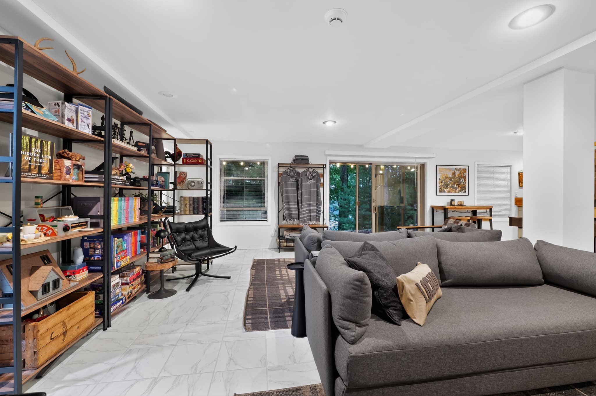 60 161 Barker Rd Others 7020