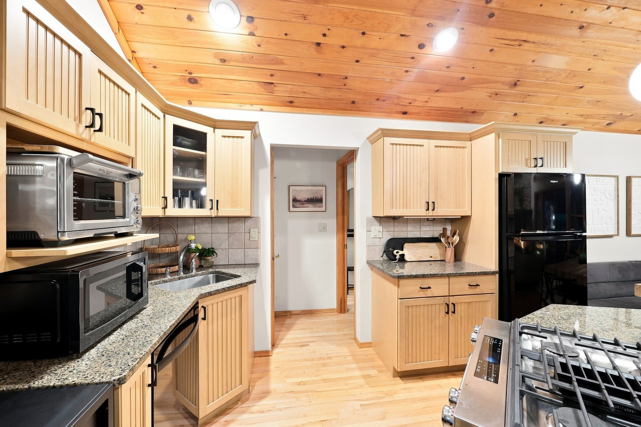 22 161 Barker Rd Kitchen 7065