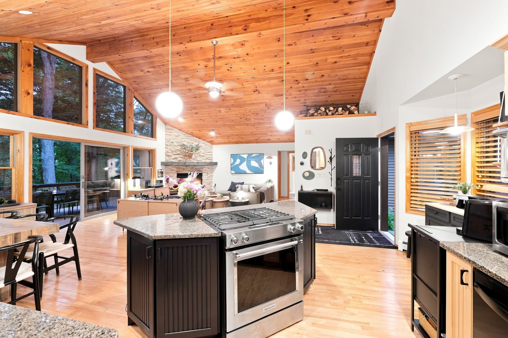 23 161 Barker Rd Kitchen 7067
