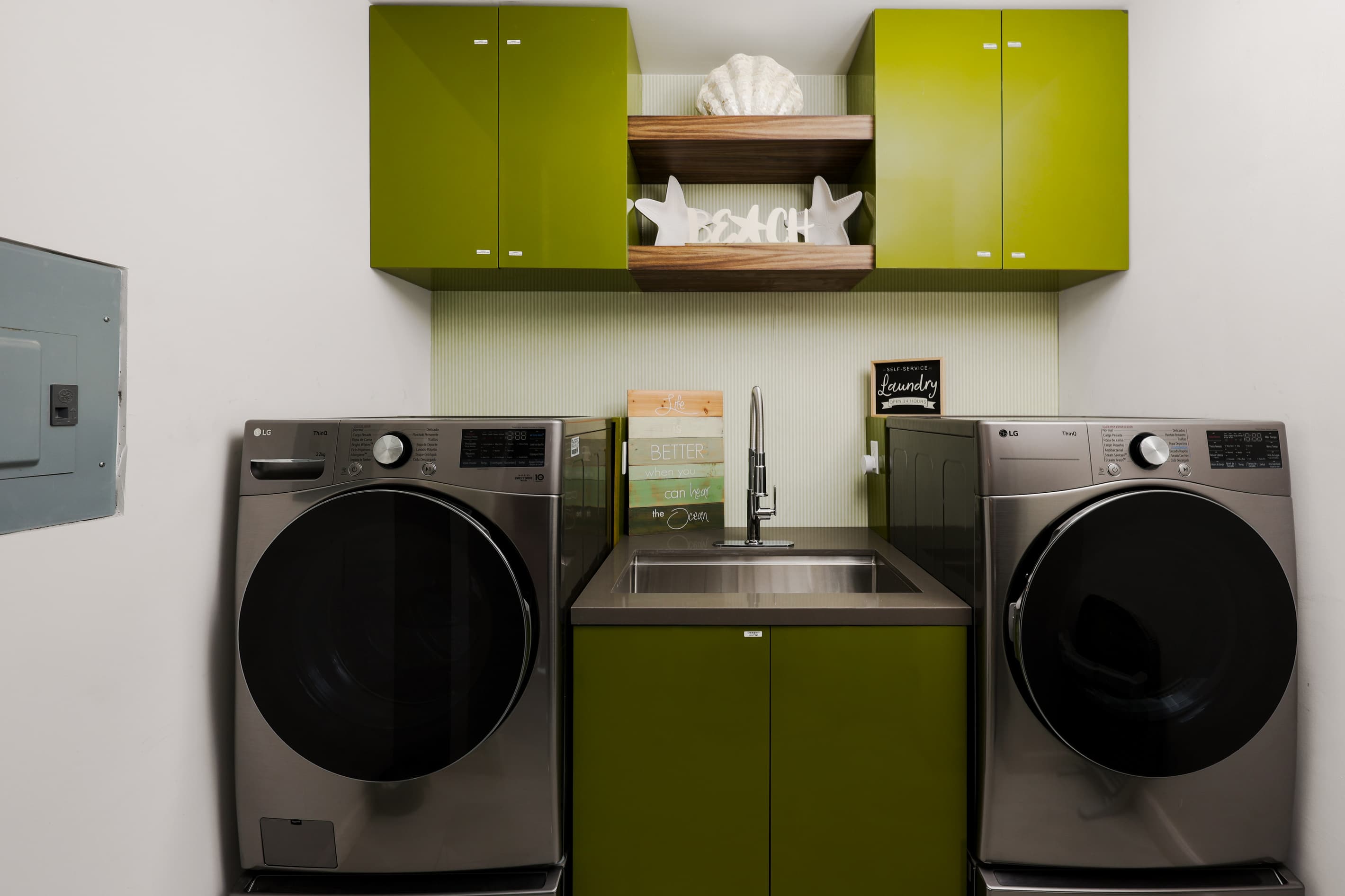 Dedicated laundry room with full-size washer & dryer for your convenience