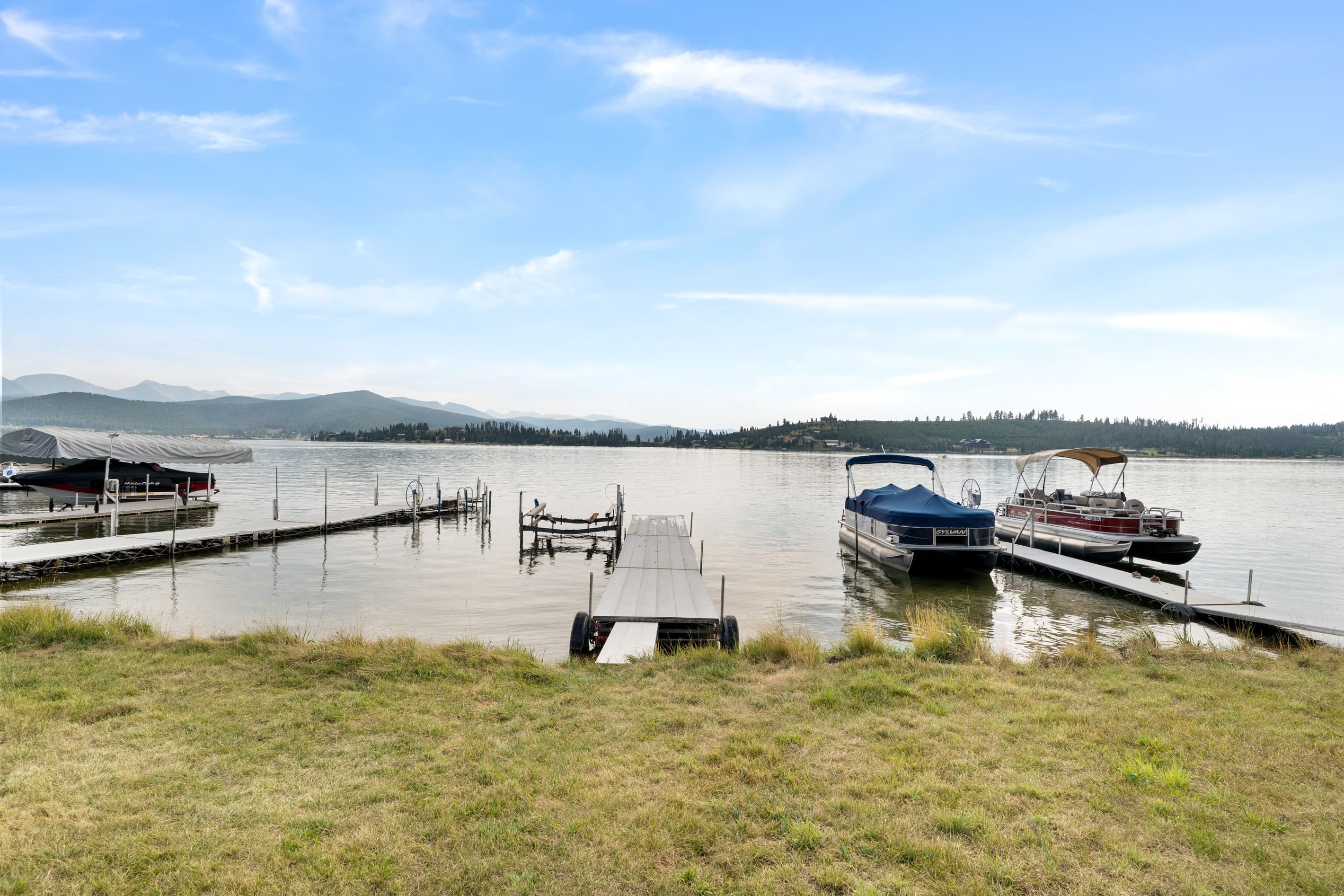 Private dock! (no boat lift access)