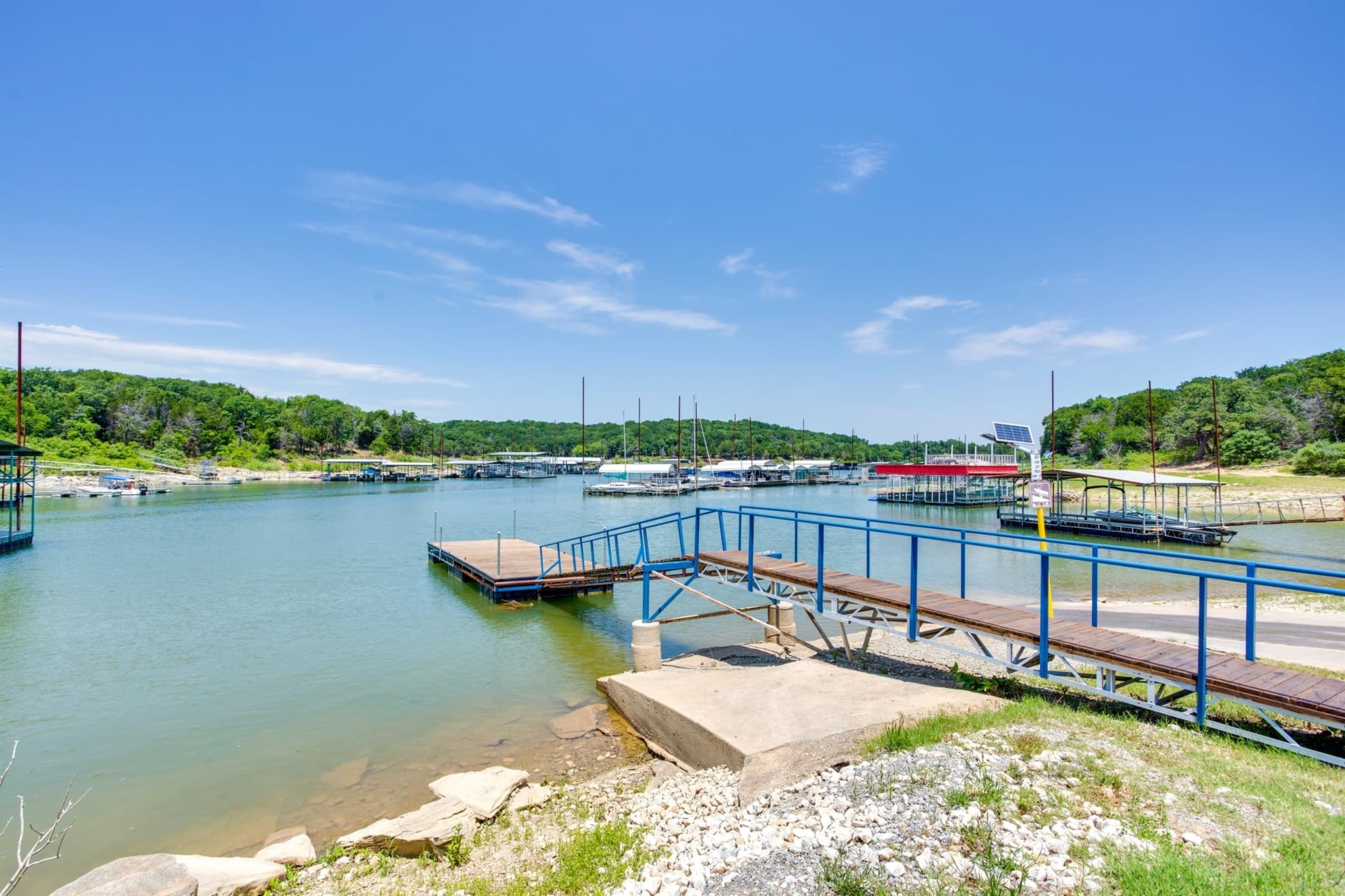 Neighborhood Lake Access & Boat Ramp - 0.3 mile | *Lake water clarity and levels fluctuate throughout the year, which affects the appearance of the shoreline.