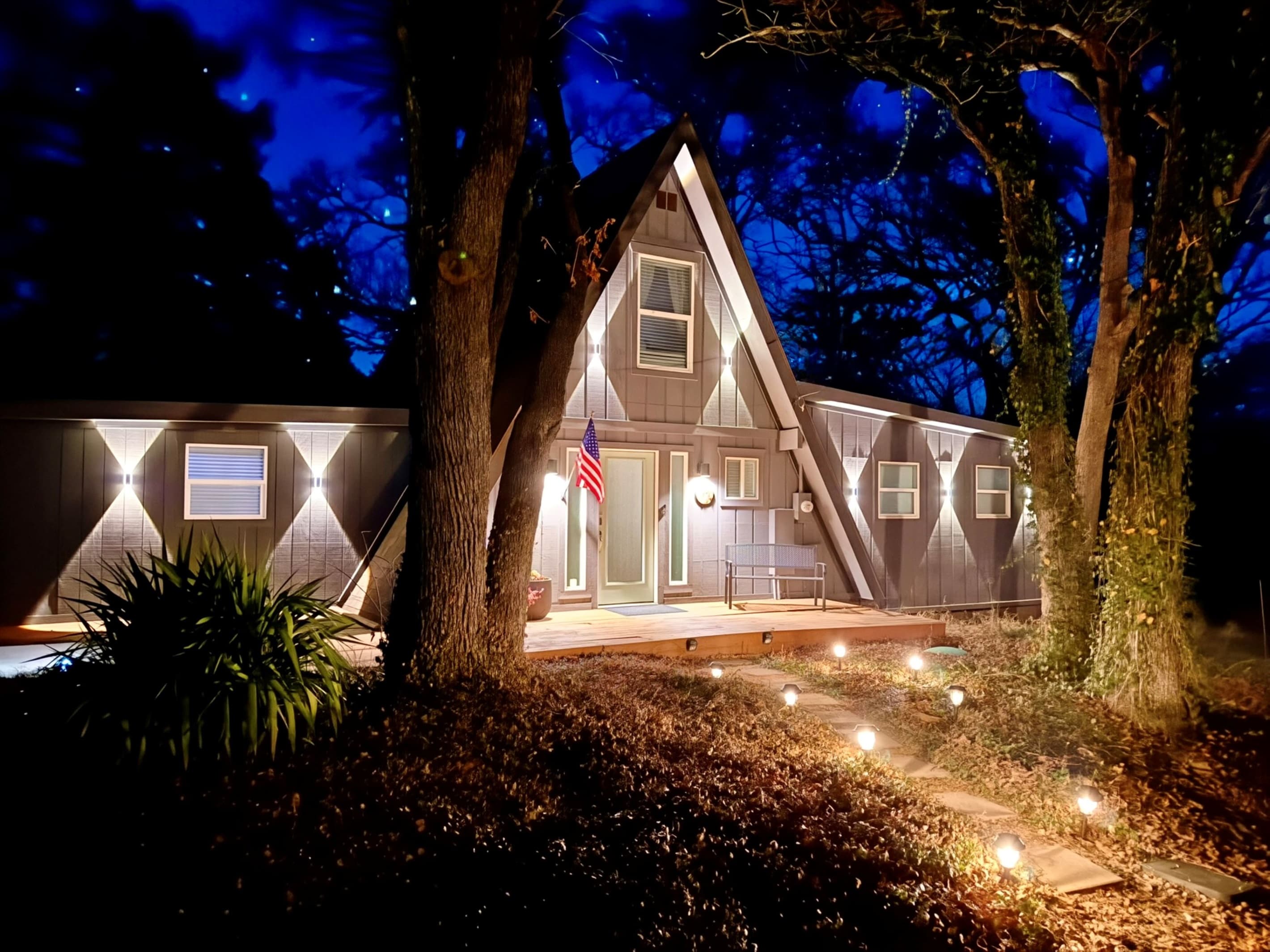 A-Frame of Mind Texoma Welcomes You Day or Night | Self Check-in with Smart Lock