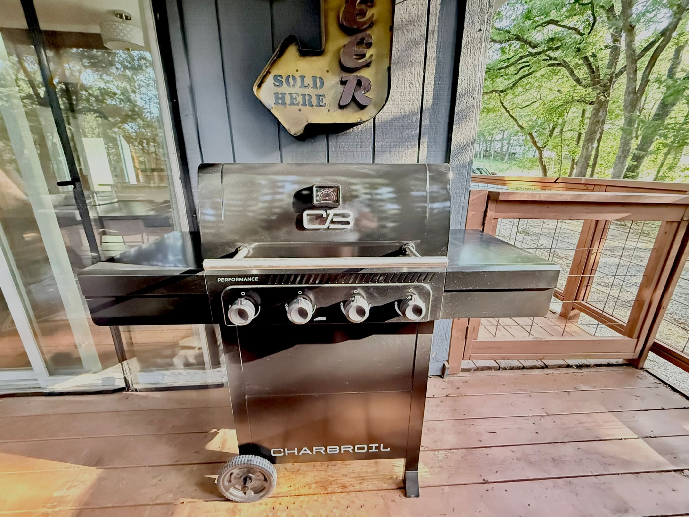 4 burner Gas Grill (Propane provided)