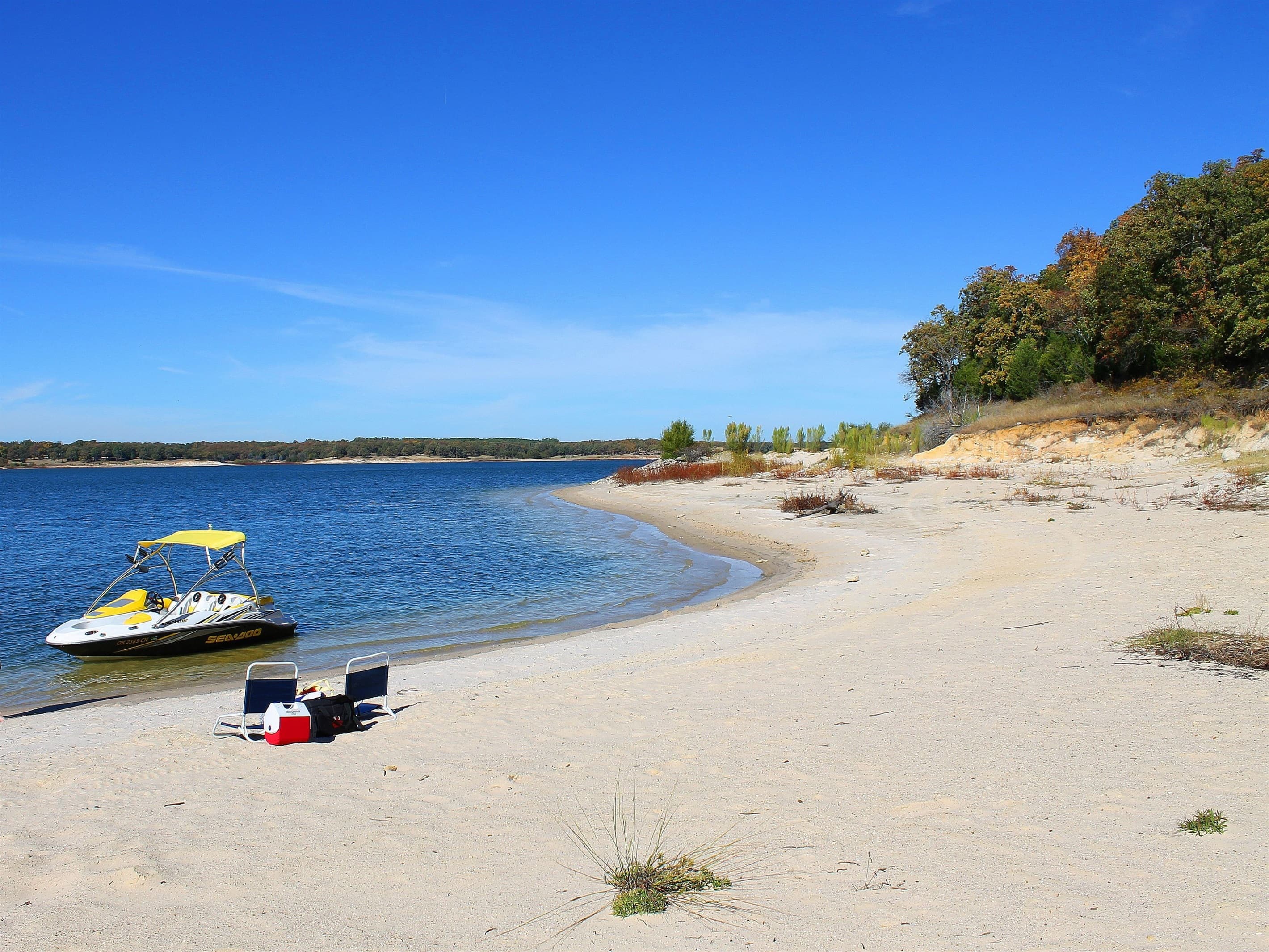 Enjoy Lake Texoma's Sandy Beaches at Island View or Eisenhower State Park. | *Lake water clarity and levels fluctuate throughout the year.