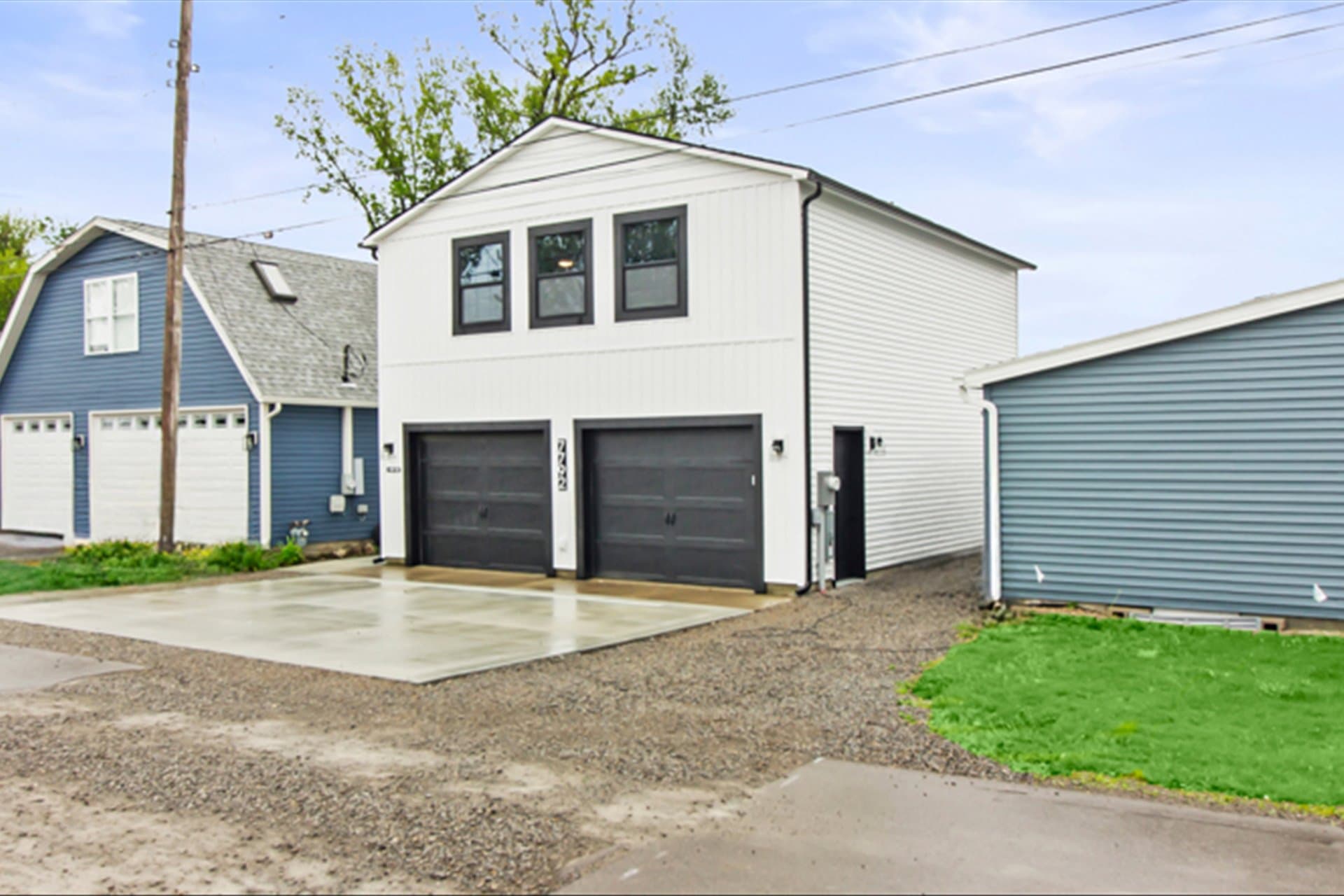 The Loft on Waterbury - Driveway