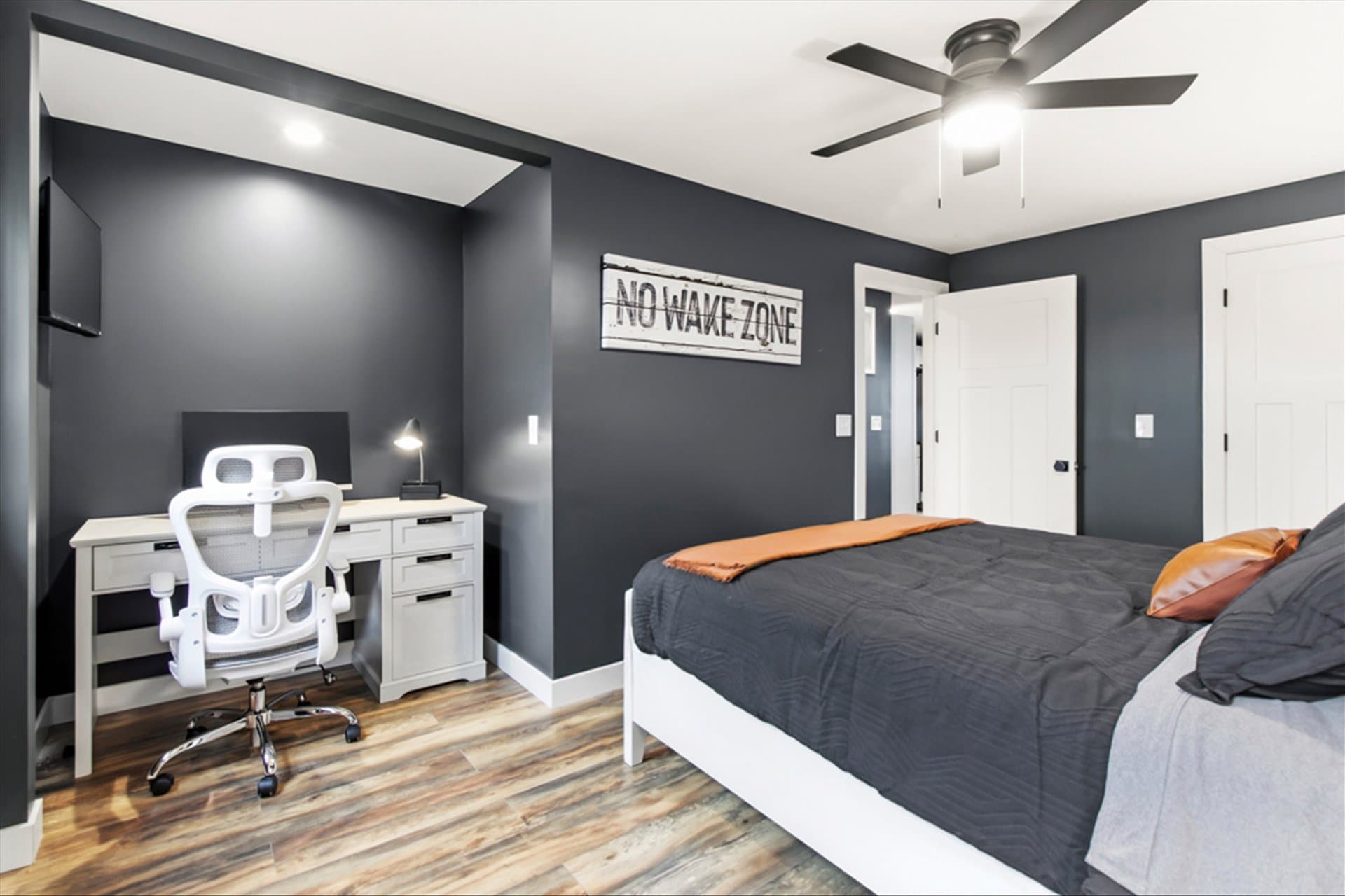 The Loft on Waterbury - Dedicated Workspace with monitor and printer