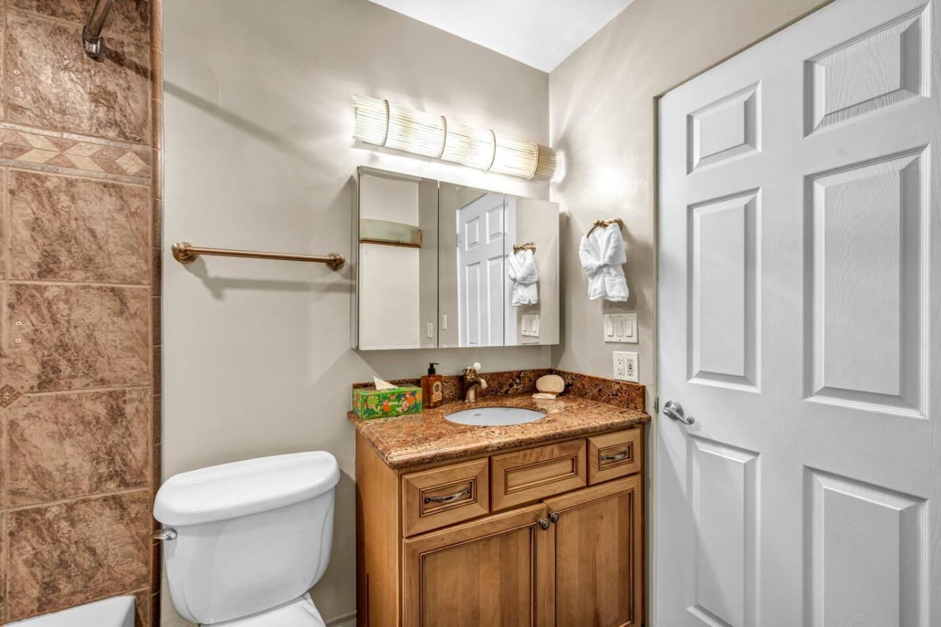 Full Bathroom
