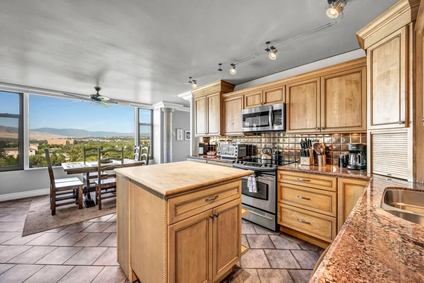 A spacious kitchen that keeps you connected to the view.