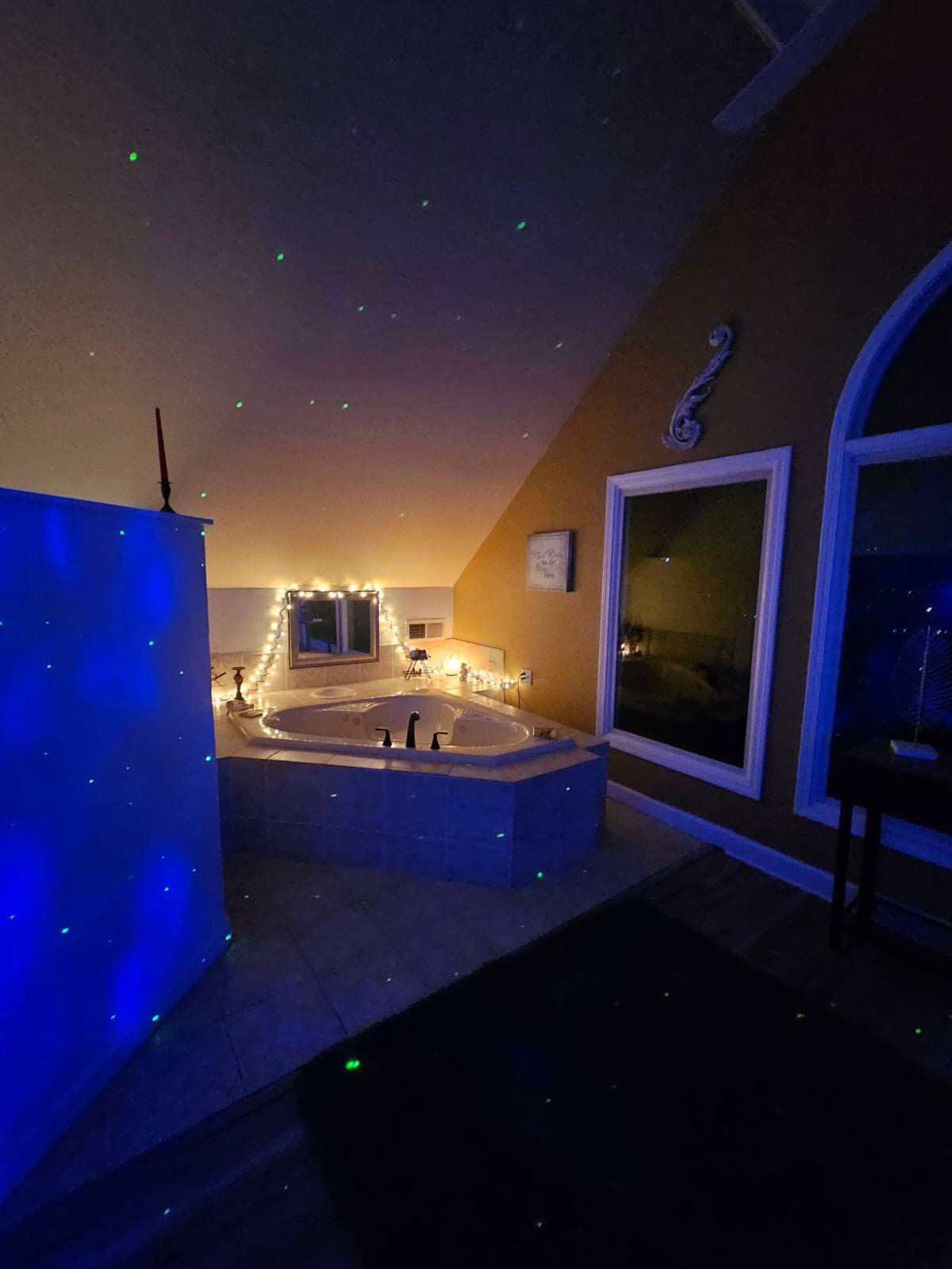 Spa Retreat: Indulge in a luxurious soak with wine and relax in style!