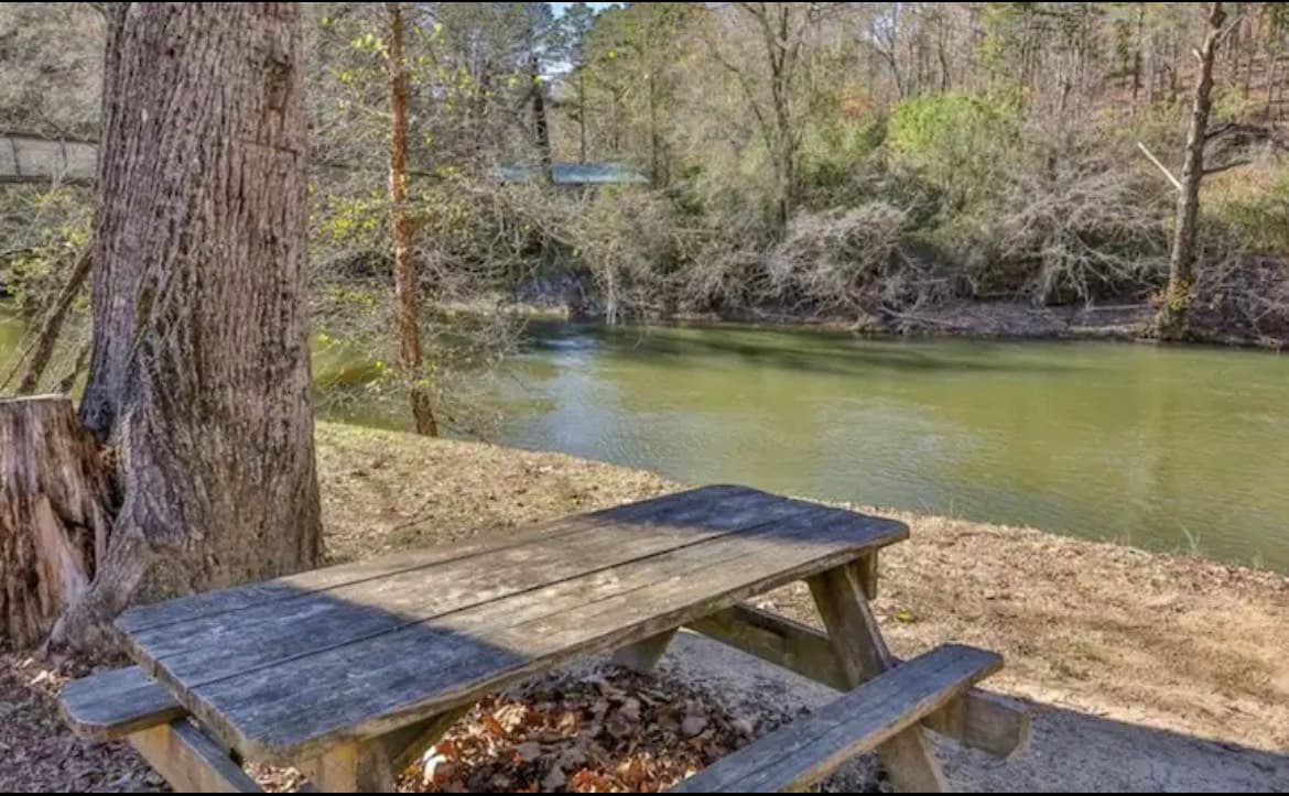 Resort has river access. Picnic Spot: Enjoy riverside dining and nature's melodies right at your doorstep!