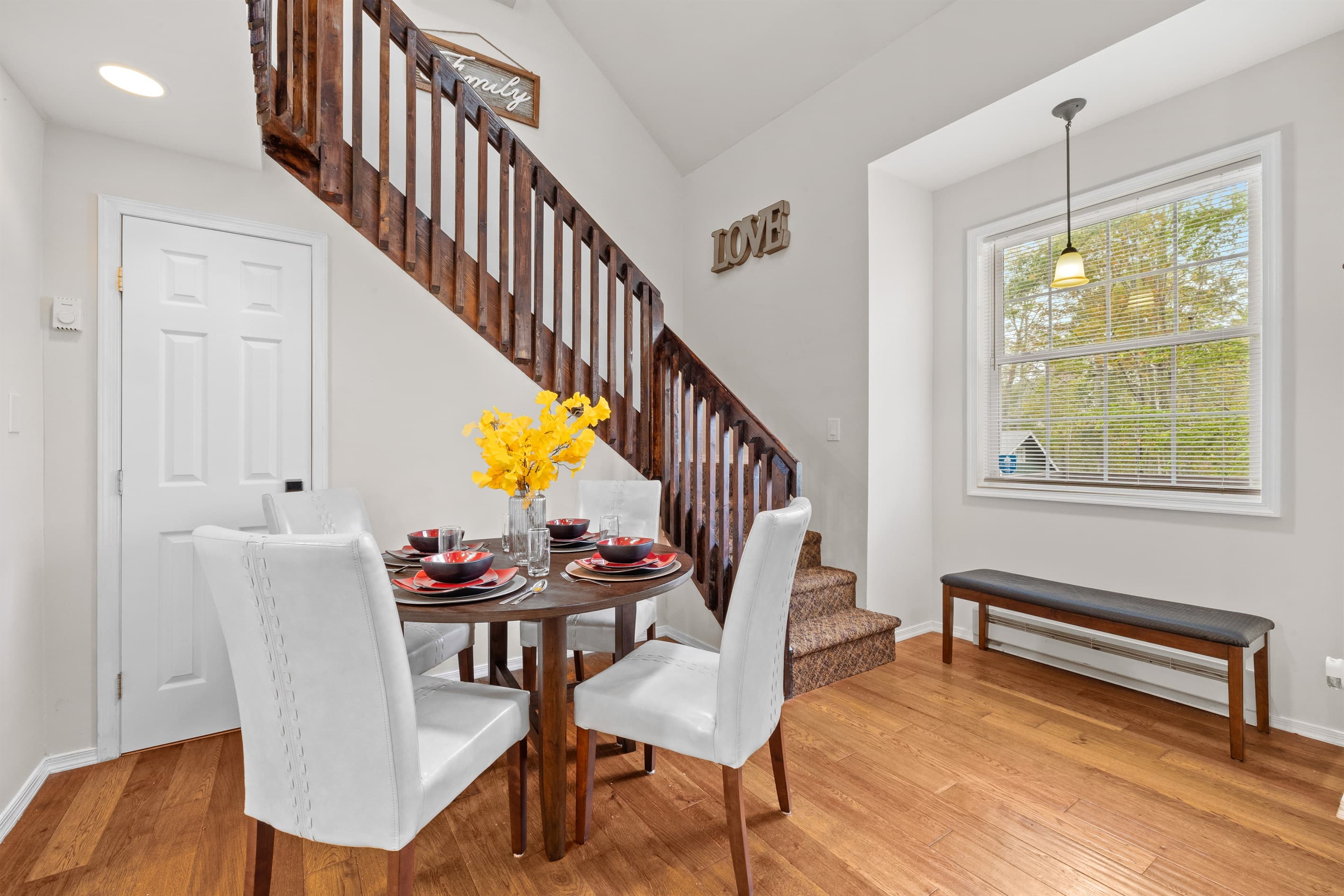 Dining Space: Bright and inviting, perfect for meals and laughter with loved ones!