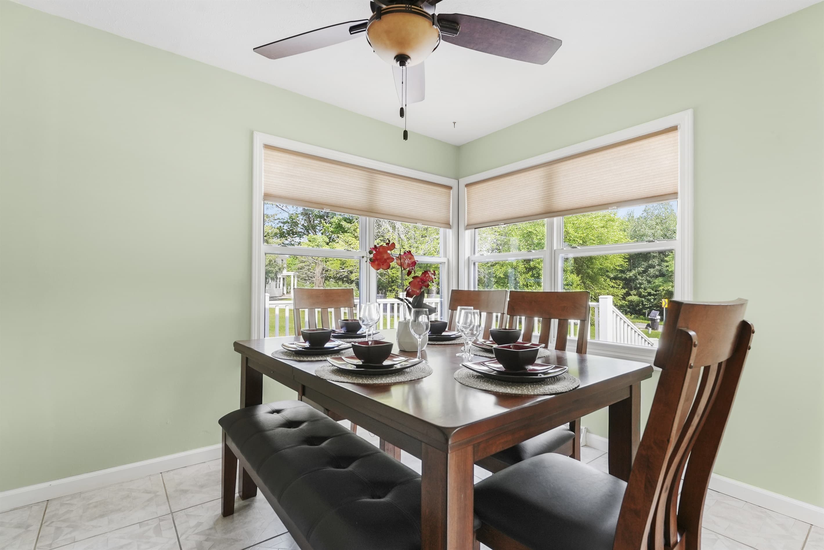 Enjoy your meals with your loved ones at the dining area