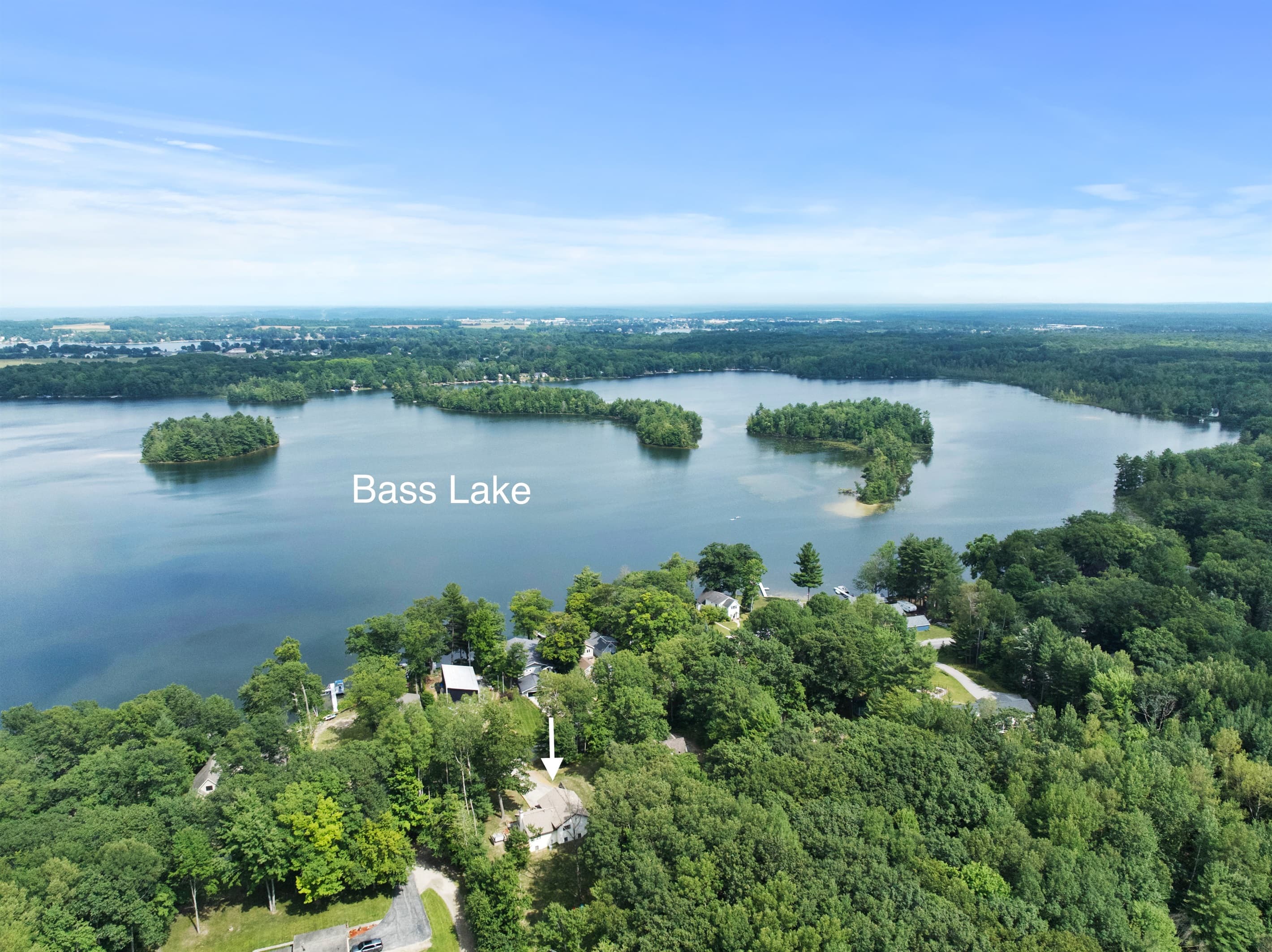 Excellent location-close to Bass Lake!! Scenic Serenity: Experience breathtaking views of Bass Lake from your ideal getaway retreat!