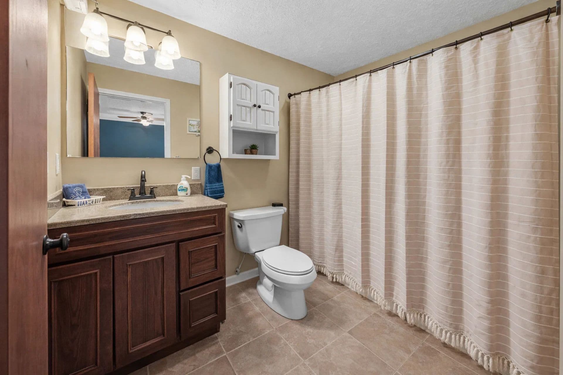 2nd Full Bathroom: Modern fixtures and stylish decor for a refreshing retreat!