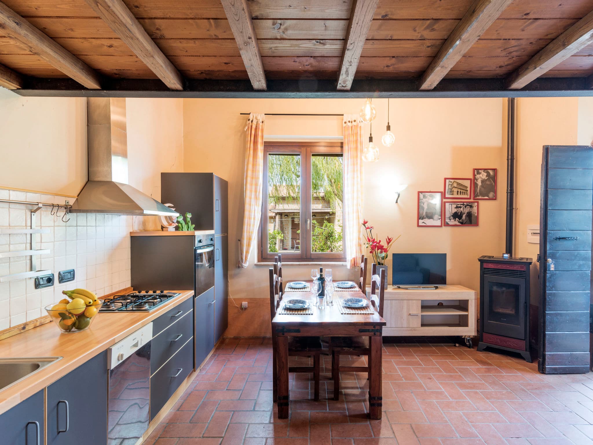 Kitchen / Dining Room