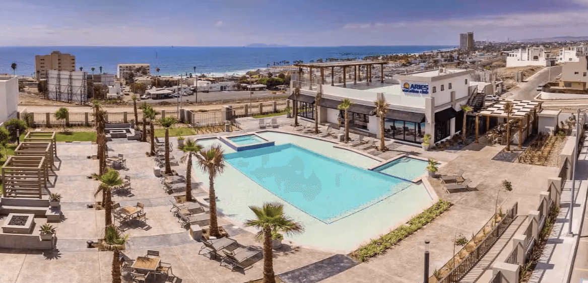 As our guest, you'll also enjoy access to the private community Punta Azul Clubhouse, giving you even more ways to relax during your stay.

Enjoy:
🏊 Heated swimming pool
💦 Community jacuzzi