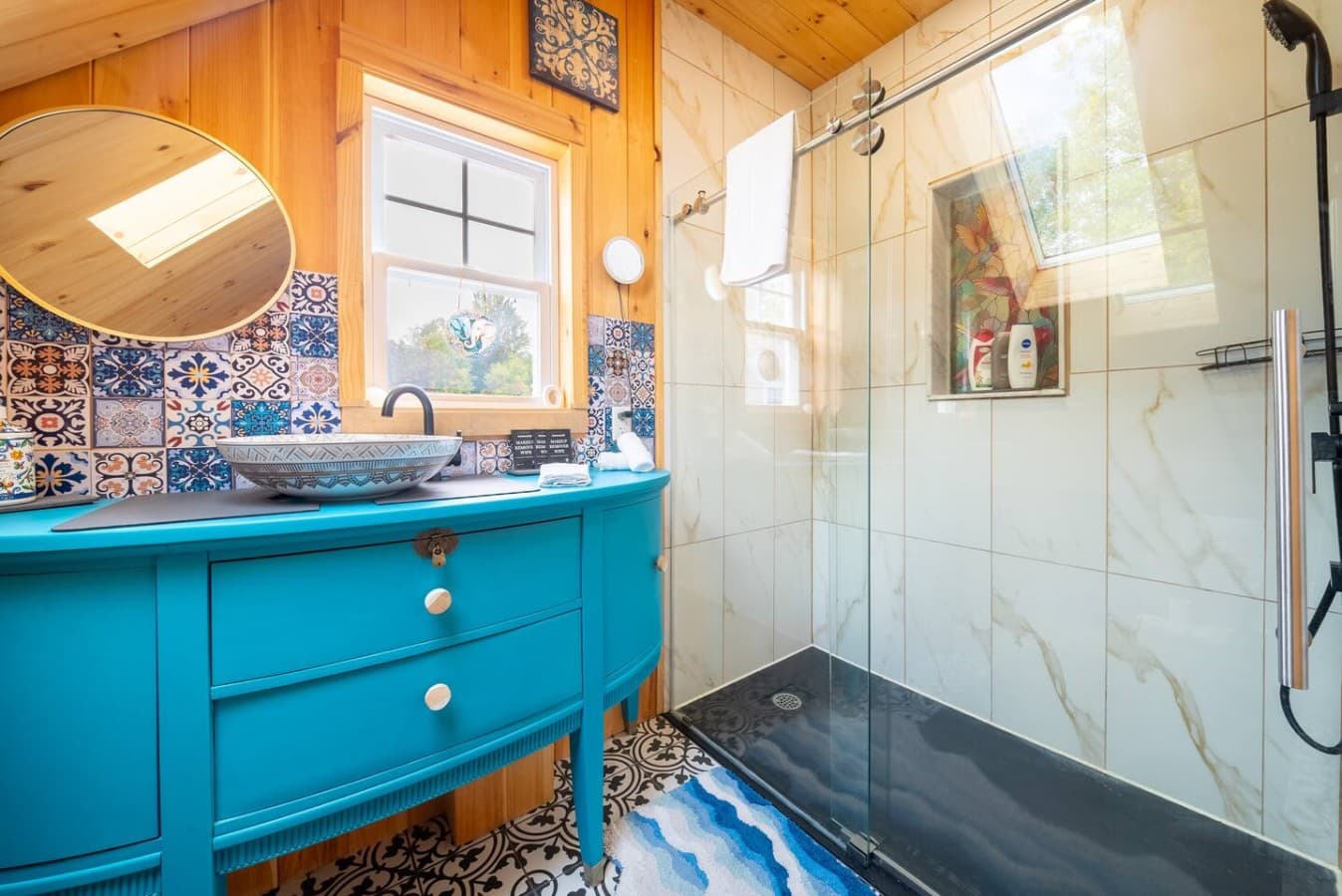 Full bathroom in Bunkie (2nd Level)