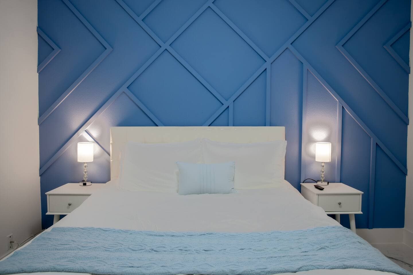 Queen Bedroom 