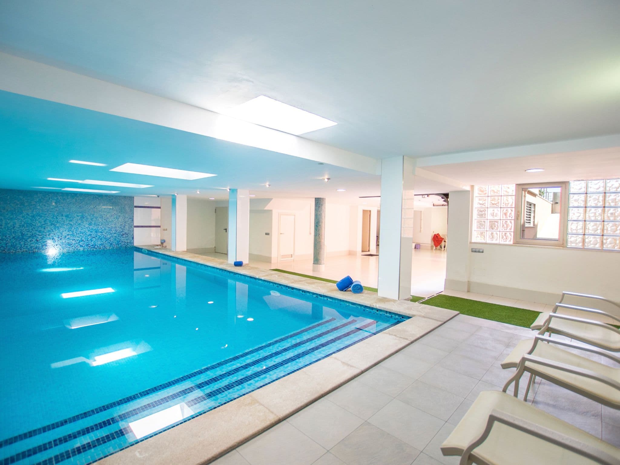 Pool Indoor