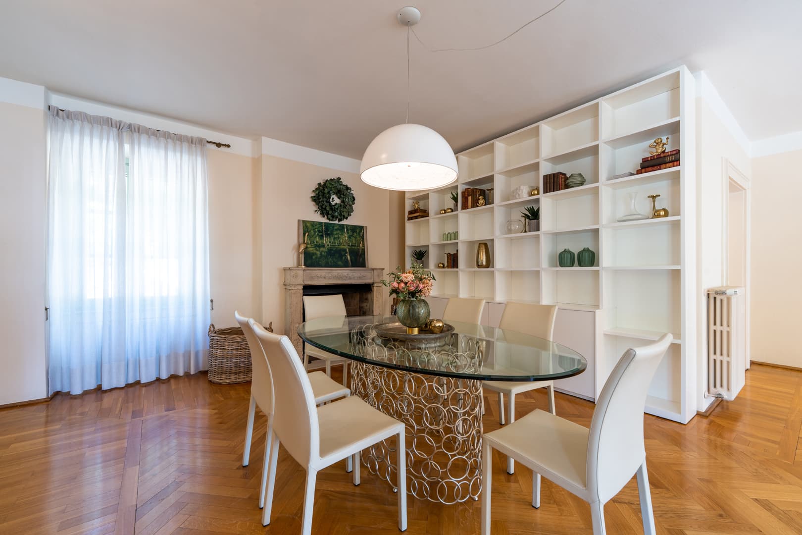 Superior villa dining room