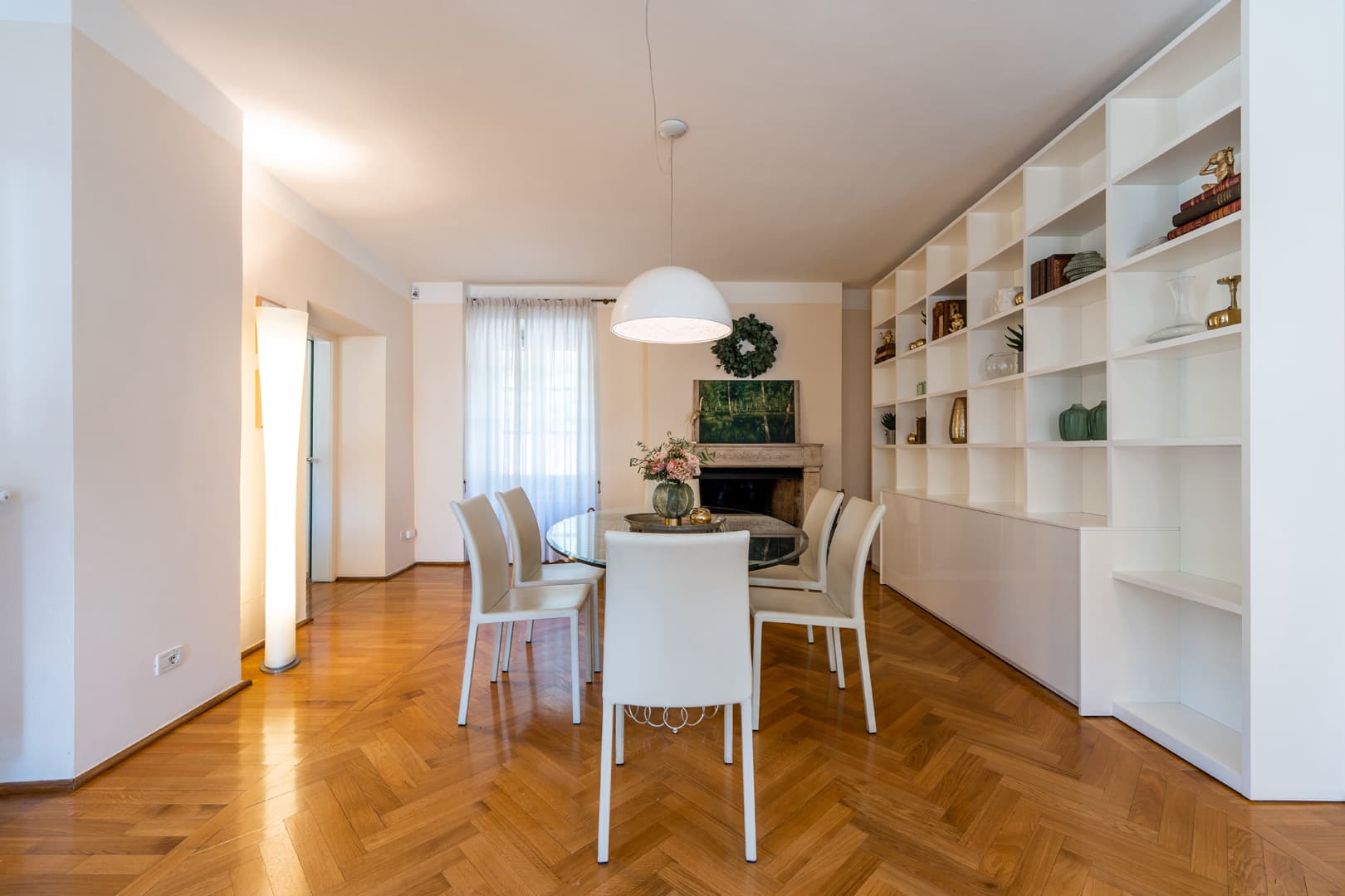 Superior villa dining room