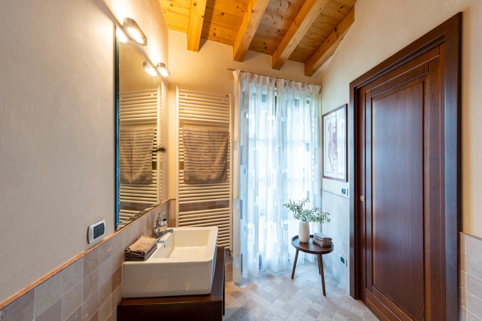 Private bathroom in a panoramic room - Depandance