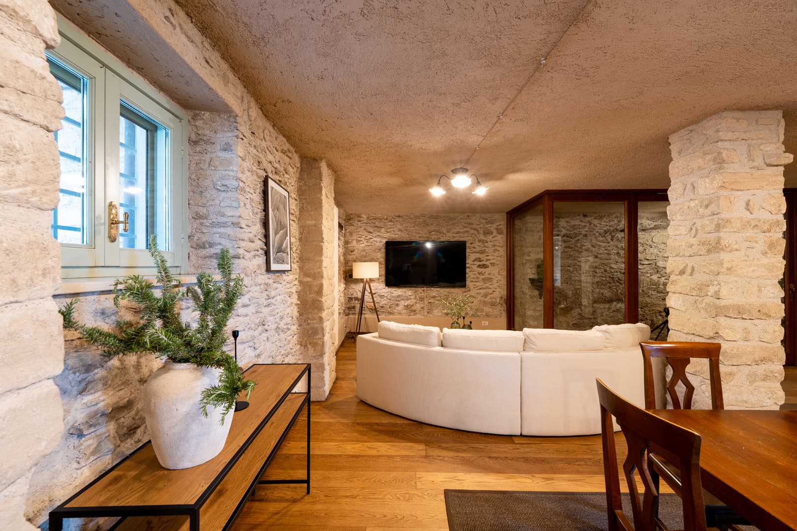 The living area of the tavern carved into the rock