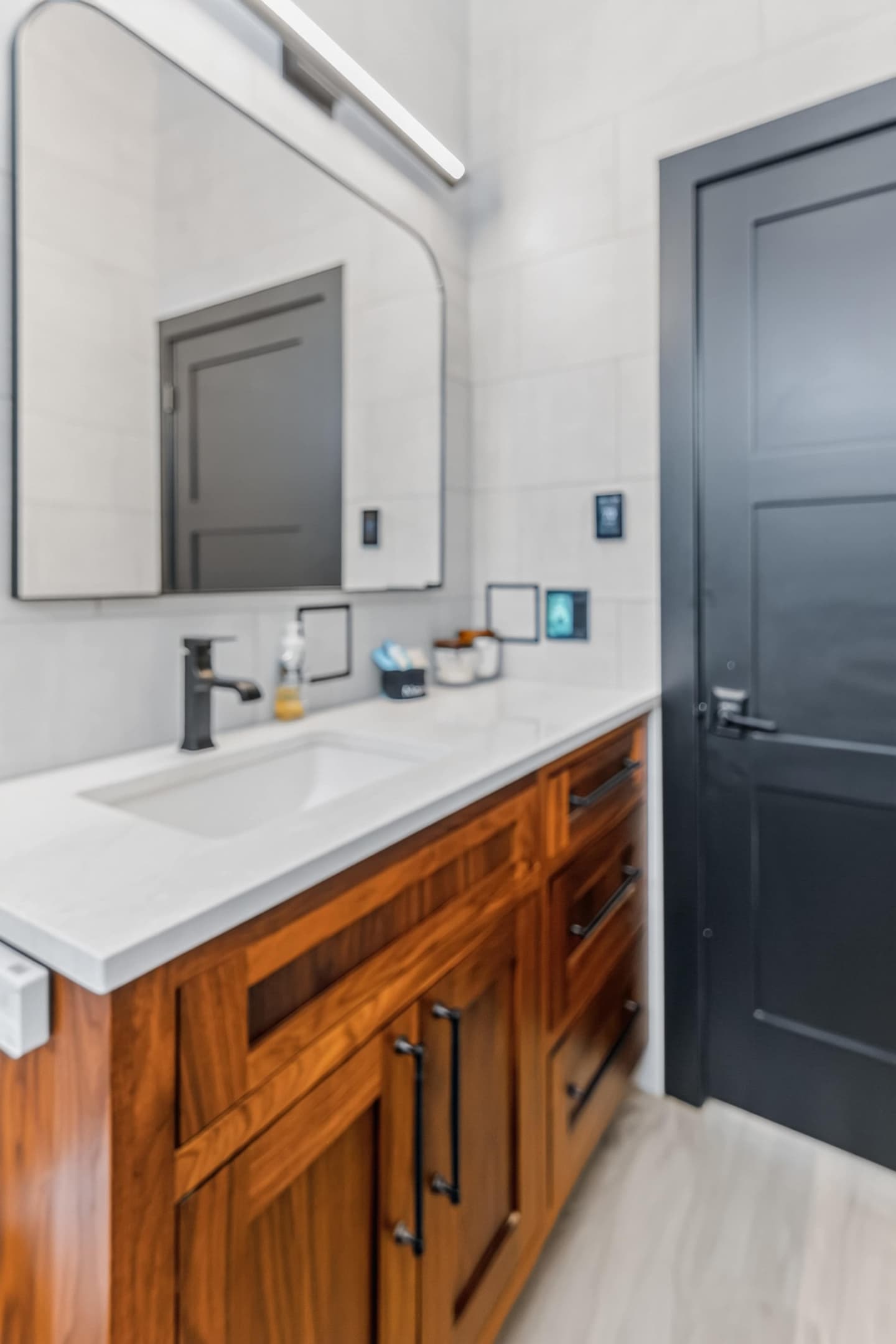 bathroom vanity 