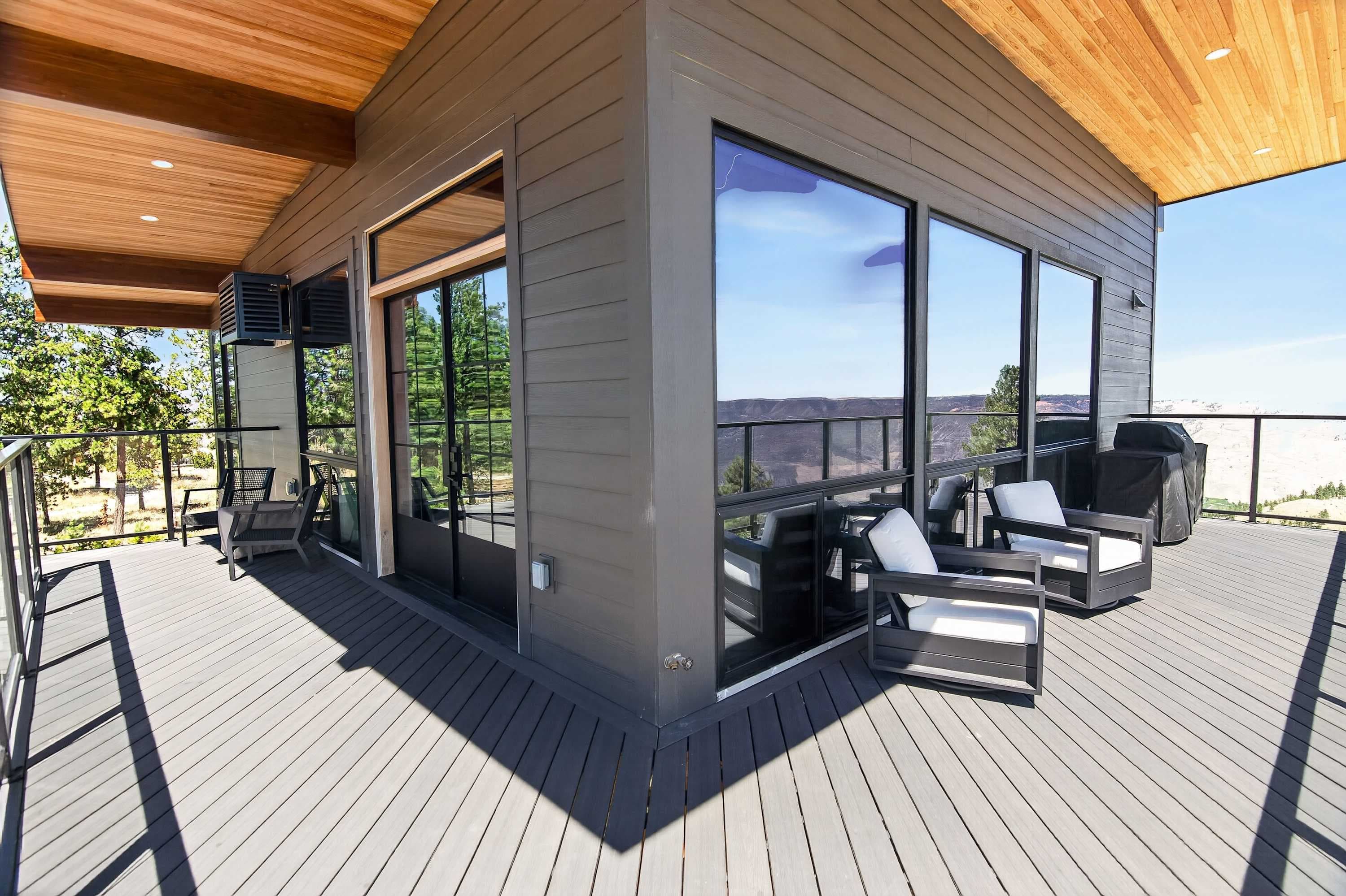 back deck with bbq
