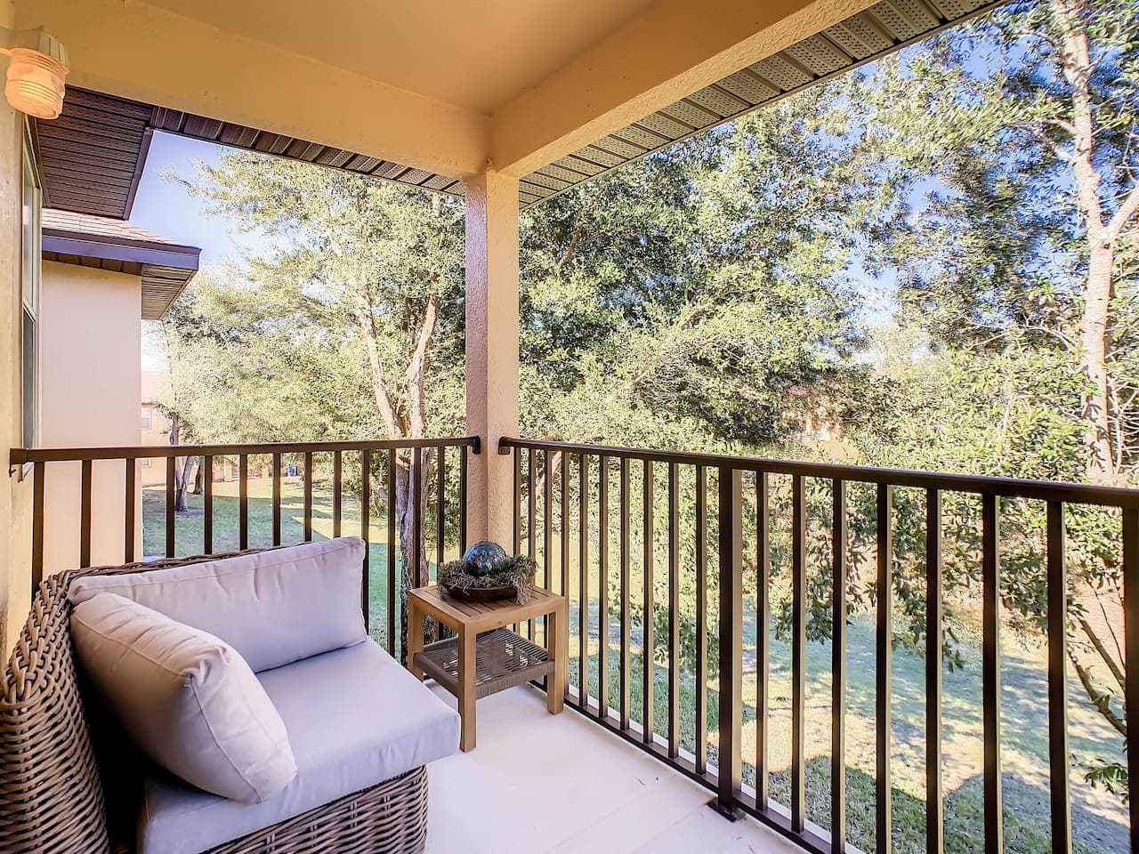 Ravenclaw has a private balcony, allowing parents to relax in peace.