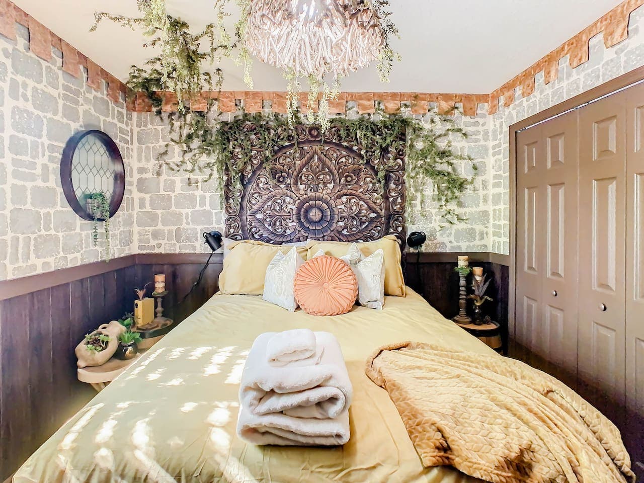 Hufflepuff features a queen-sized bed. Perfect for teens or extra guests.