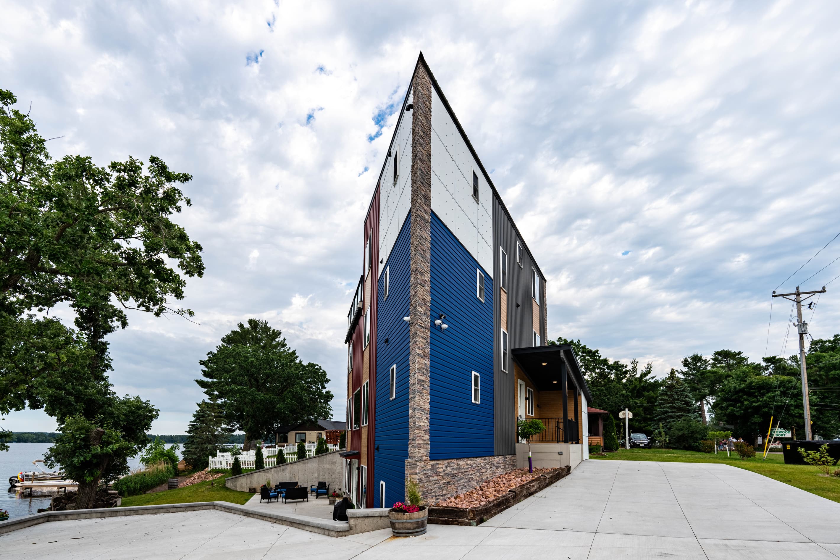 This may be the only 3-sided home you ever stay in -- book today!