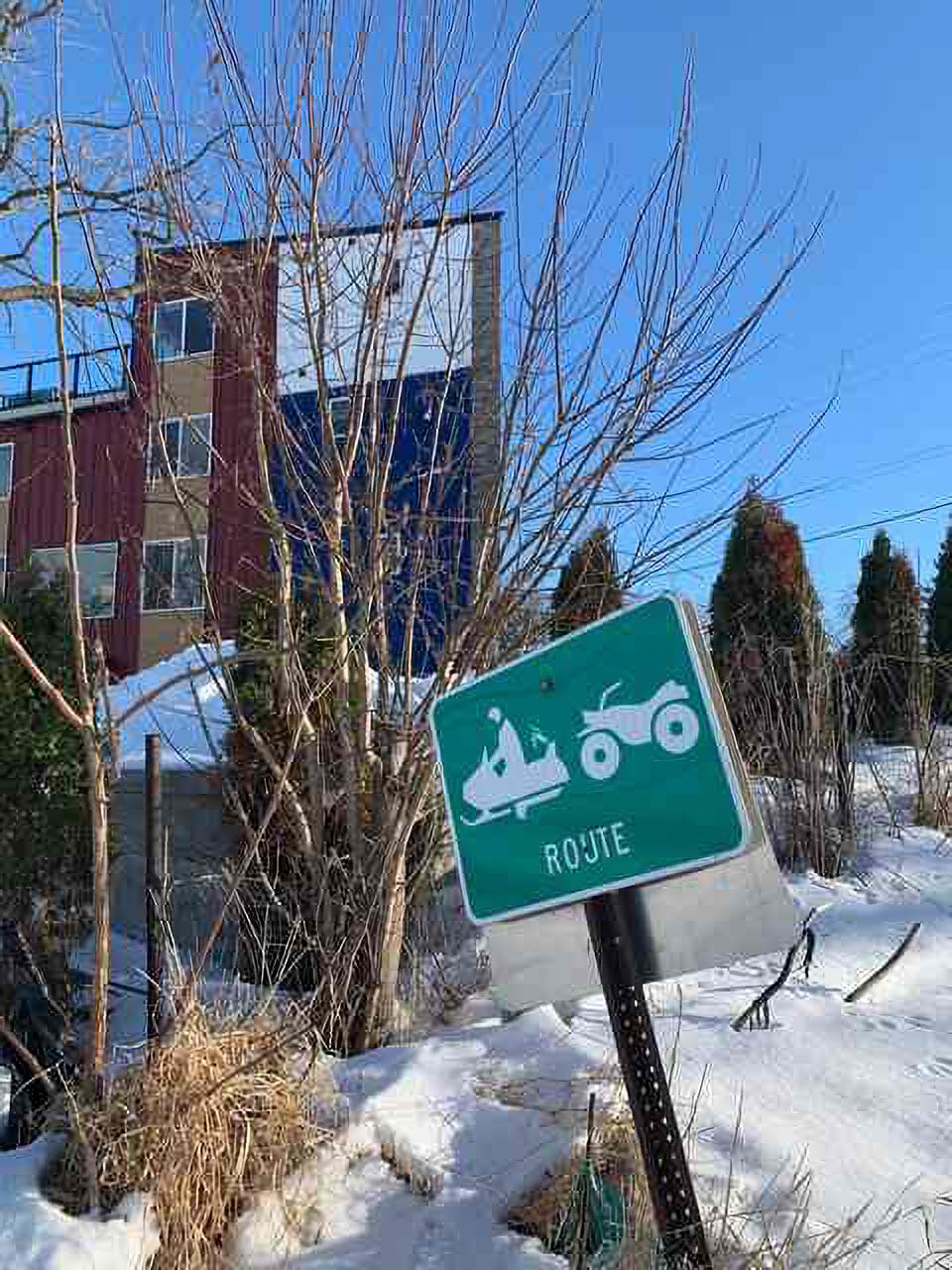 Snowmobile trail very easy access! 