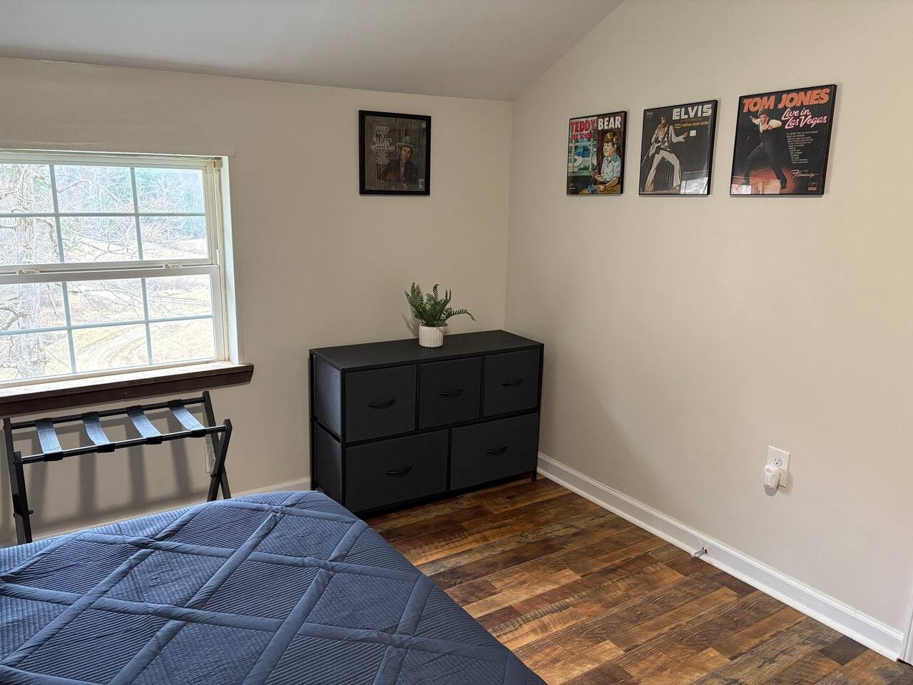 Upstairs Bedroom 1