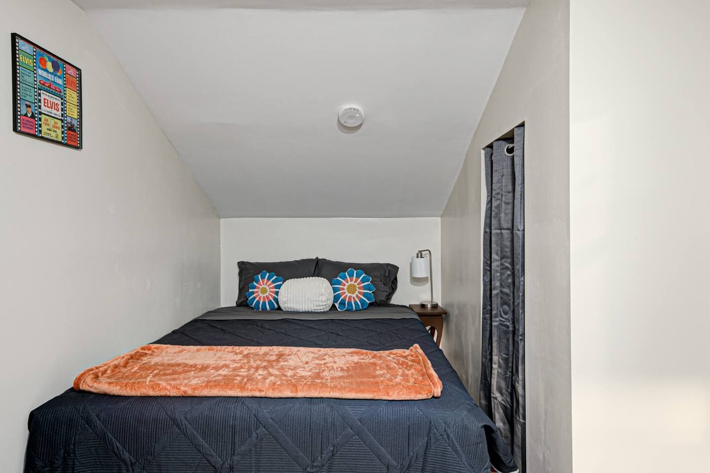 Upstairs Bedroom 2