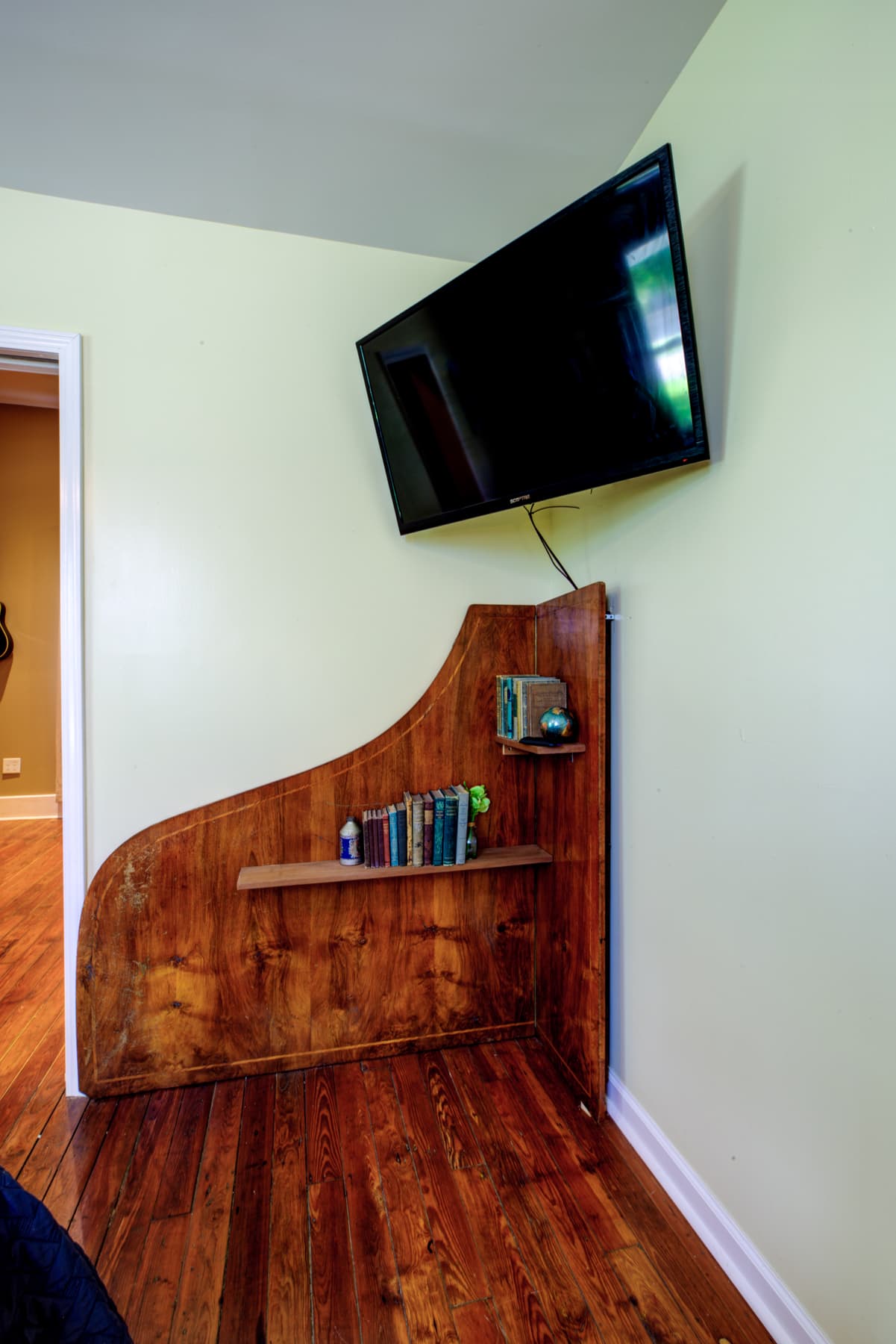 42 Inch TV with Piano top bookshelf