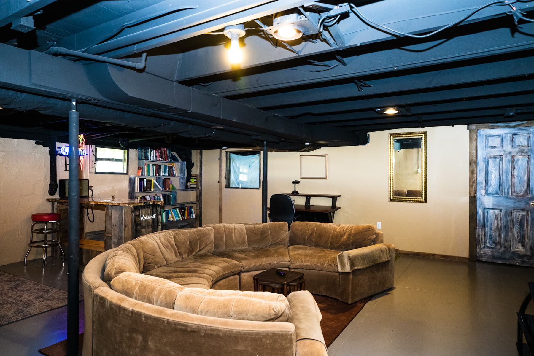 Basement entertaining area