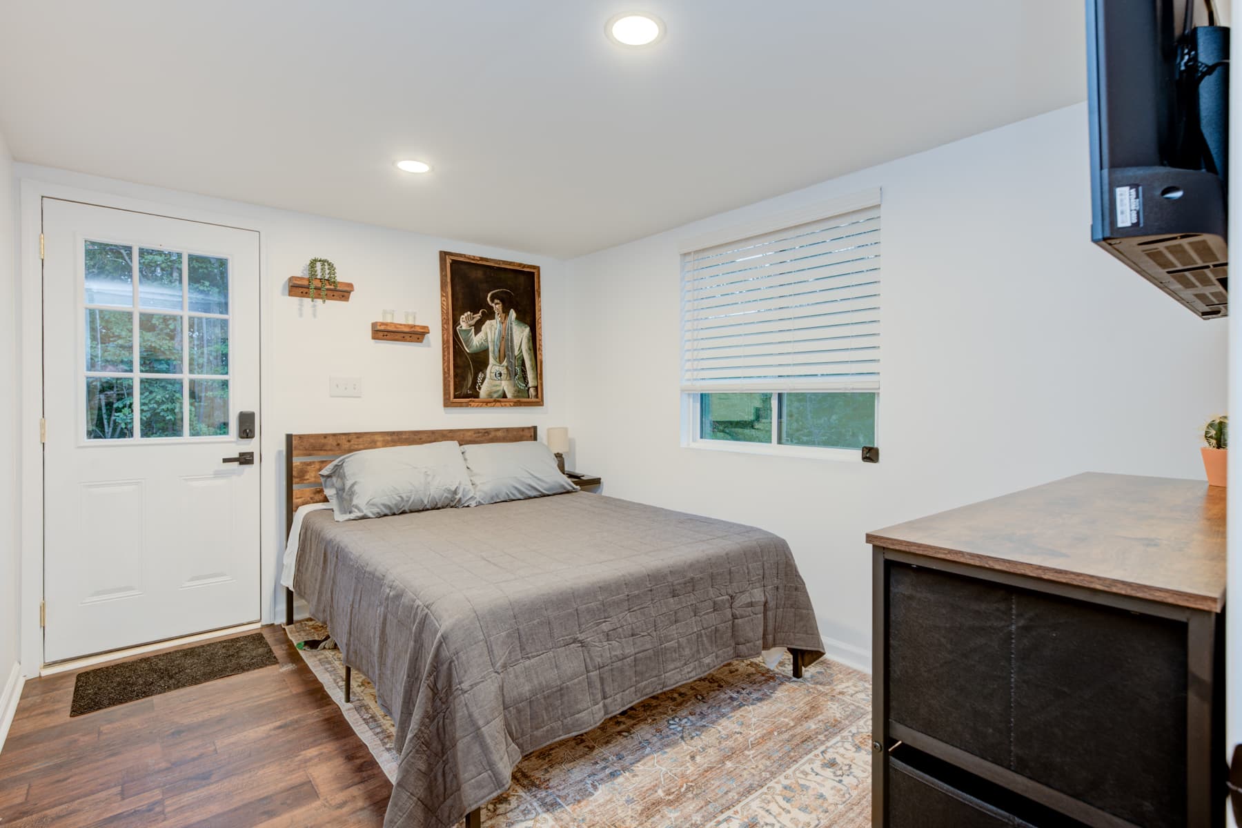 Queen Size Bed-Downstairs