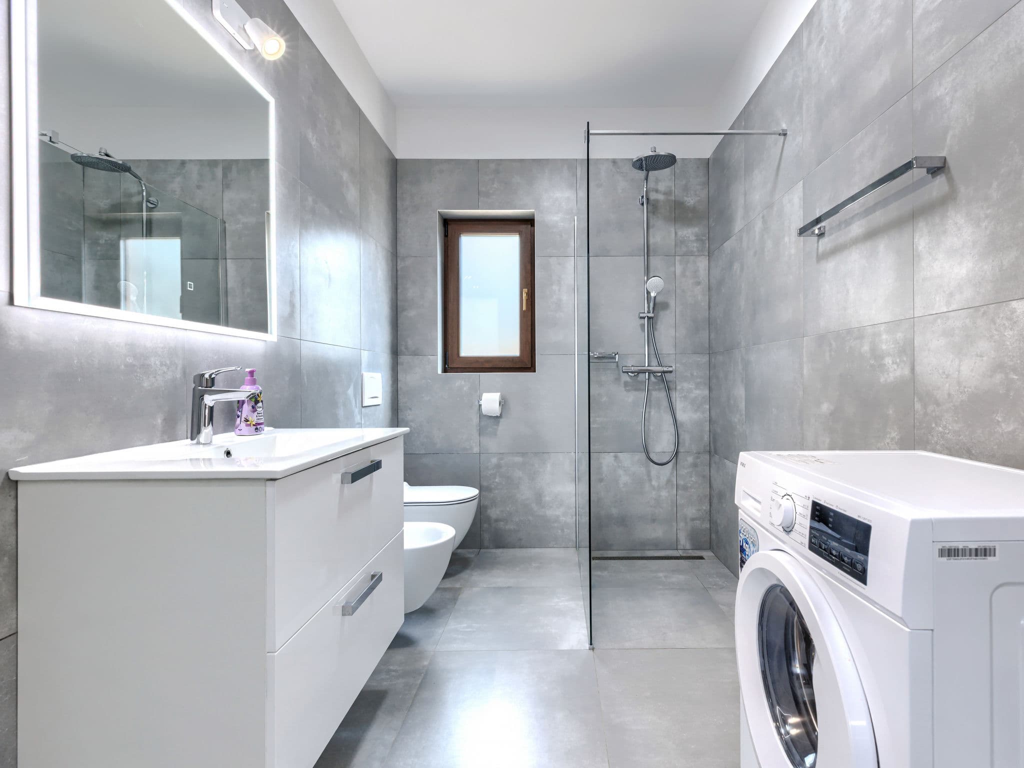 Bathroom / Wellness