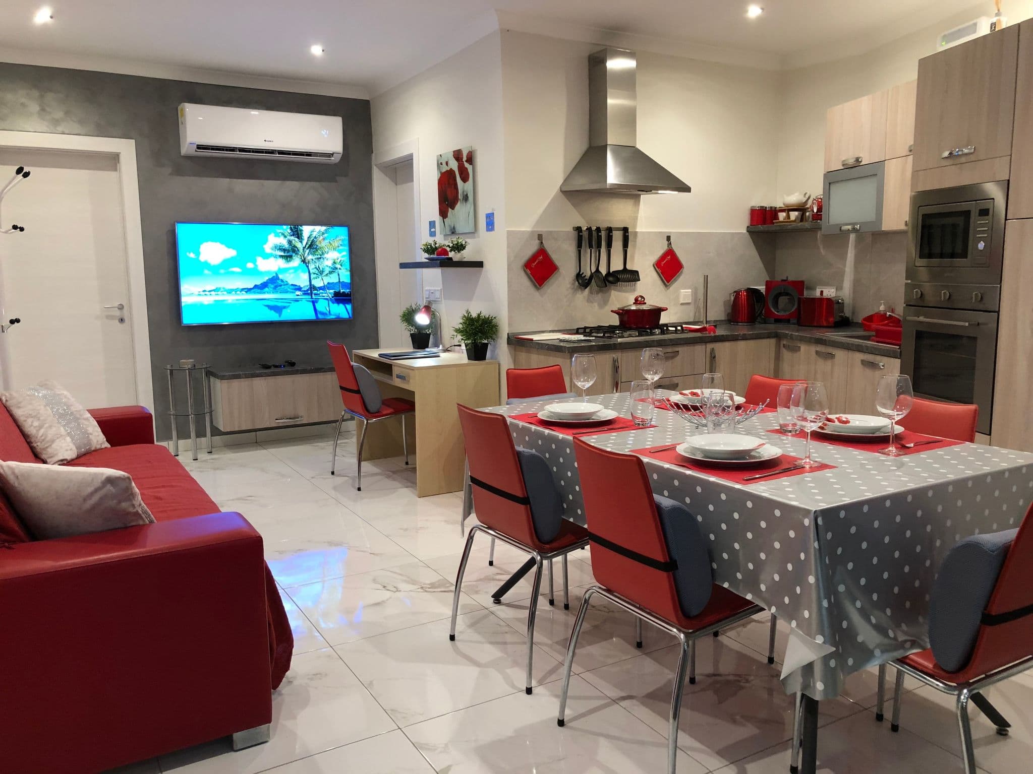 Kitchen / Dining Room