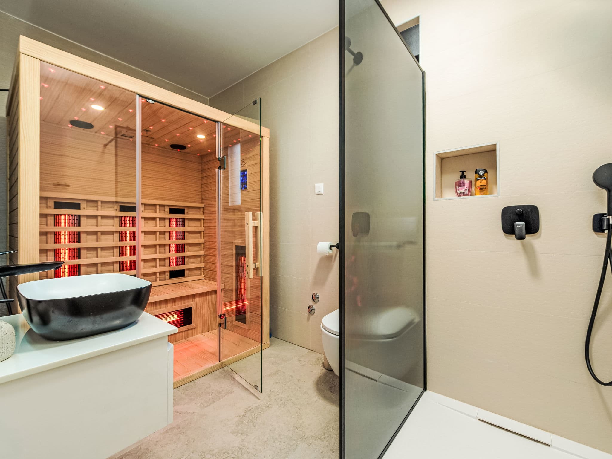 Bathroom / Wellness